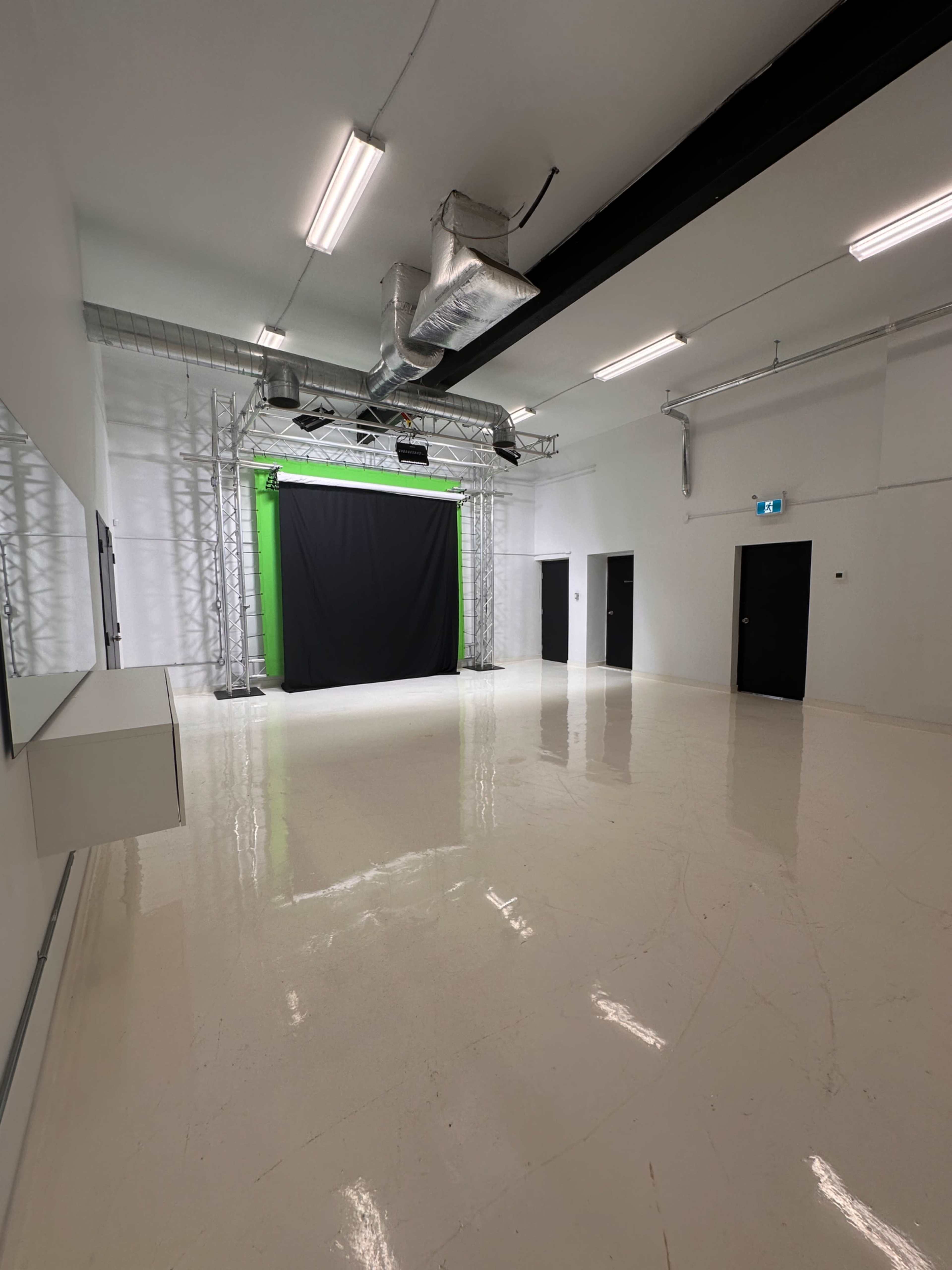 Industrial Creative Studio Image in Niagara Falls, Niagara Falls, ON
