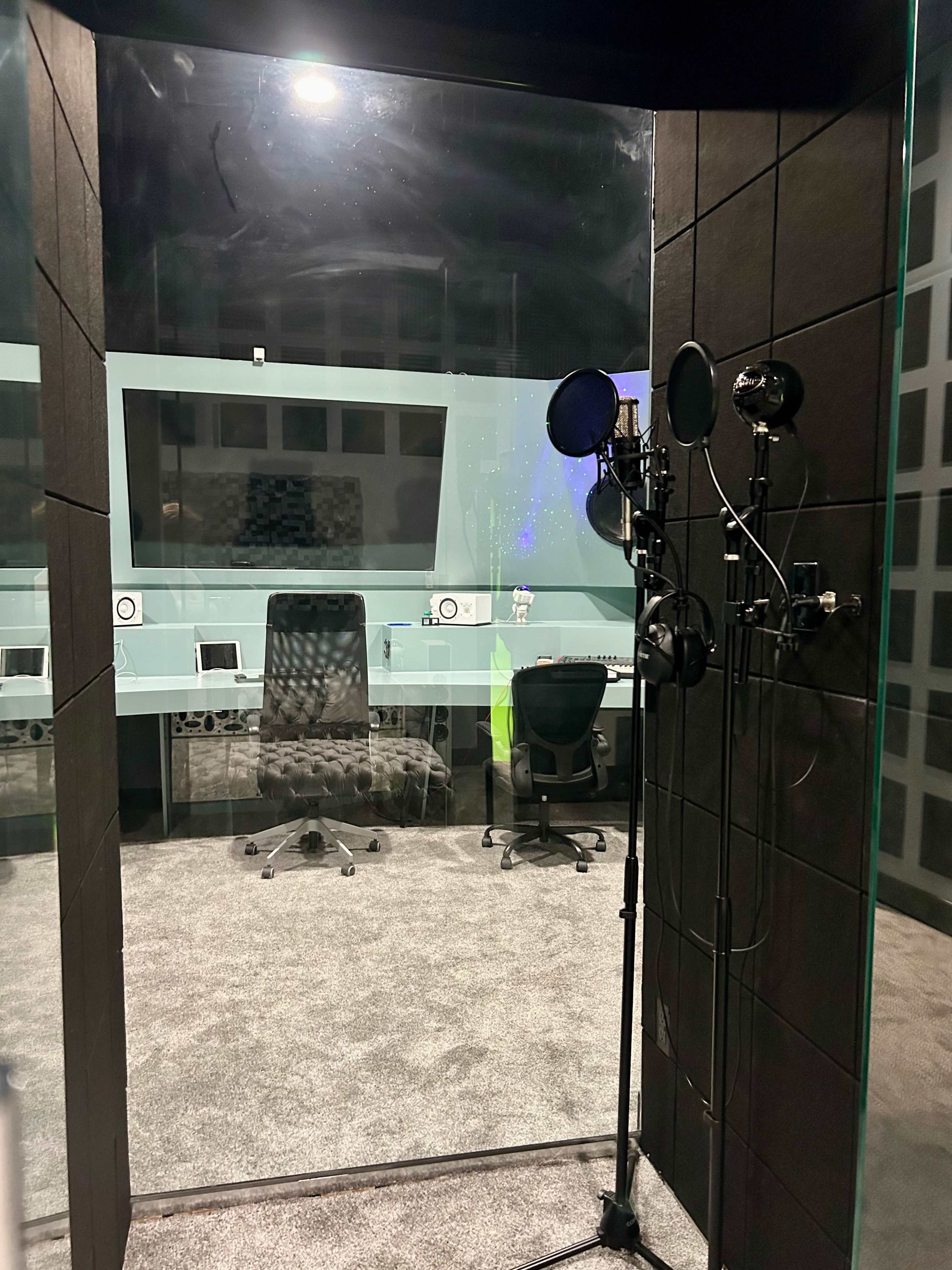 Memorial City Modern Music Recording Studio Image in Spring Branch West, Houston, TX