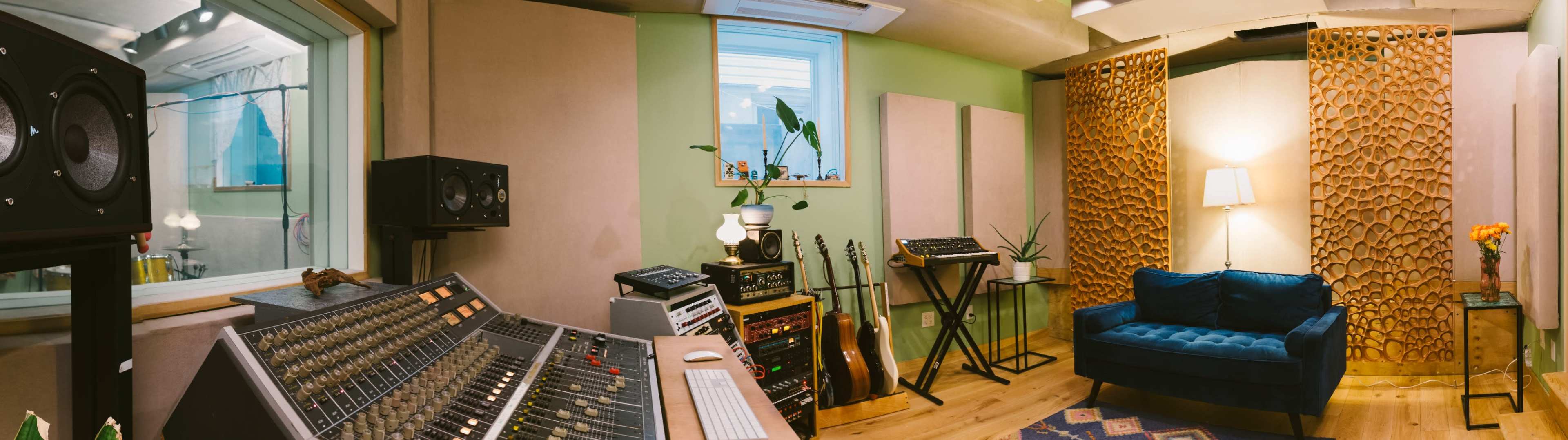 Beautiful Brooklyn Recording Studio, Drum Recording, Steinway Piano, Podcast Image in Kensington, Brooklyn, NY