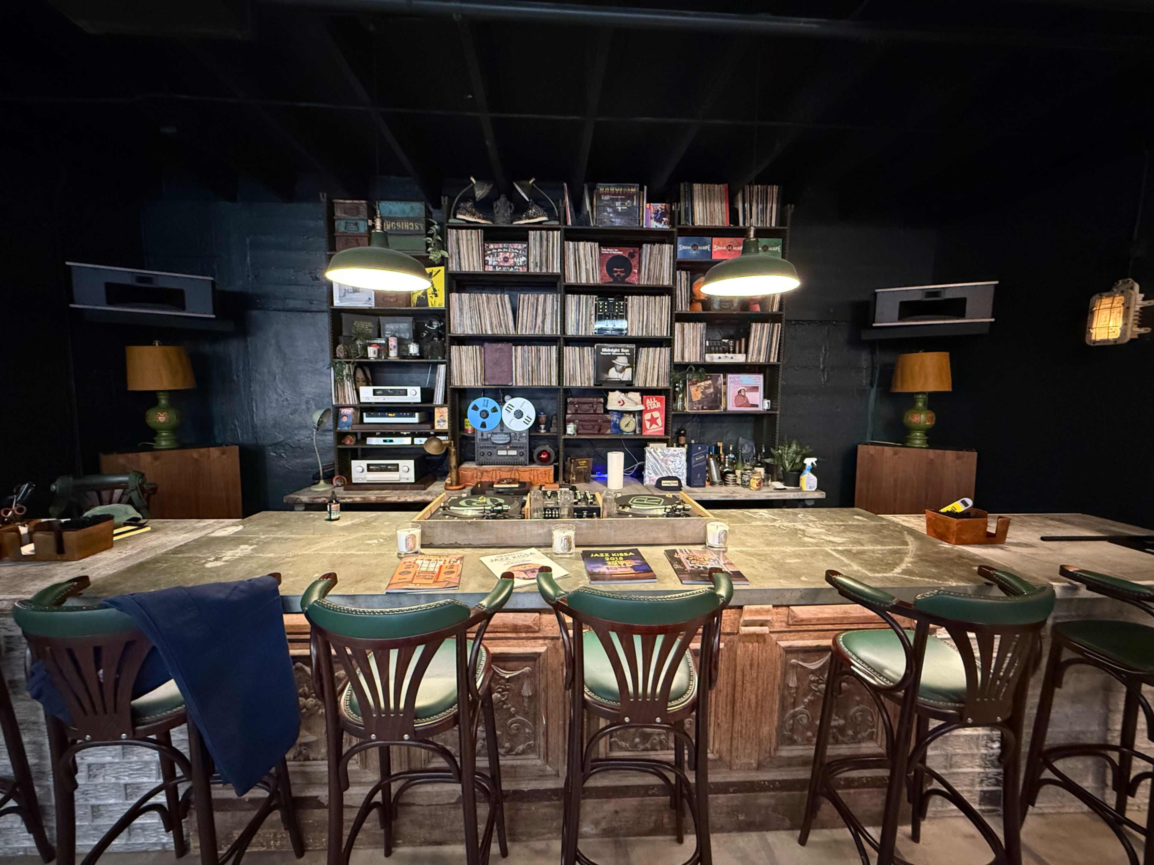 Little River upscale Vintage boutique with HiFi audio system Image in Little River, Miami, FL