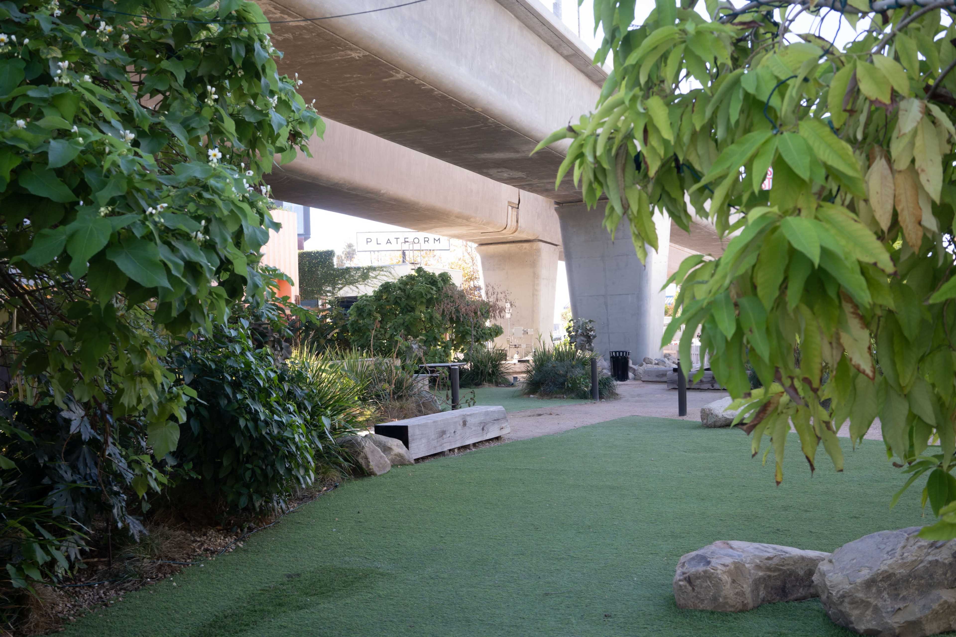 Platform Park Image in Lucerne - Higuera, Culver City, CA