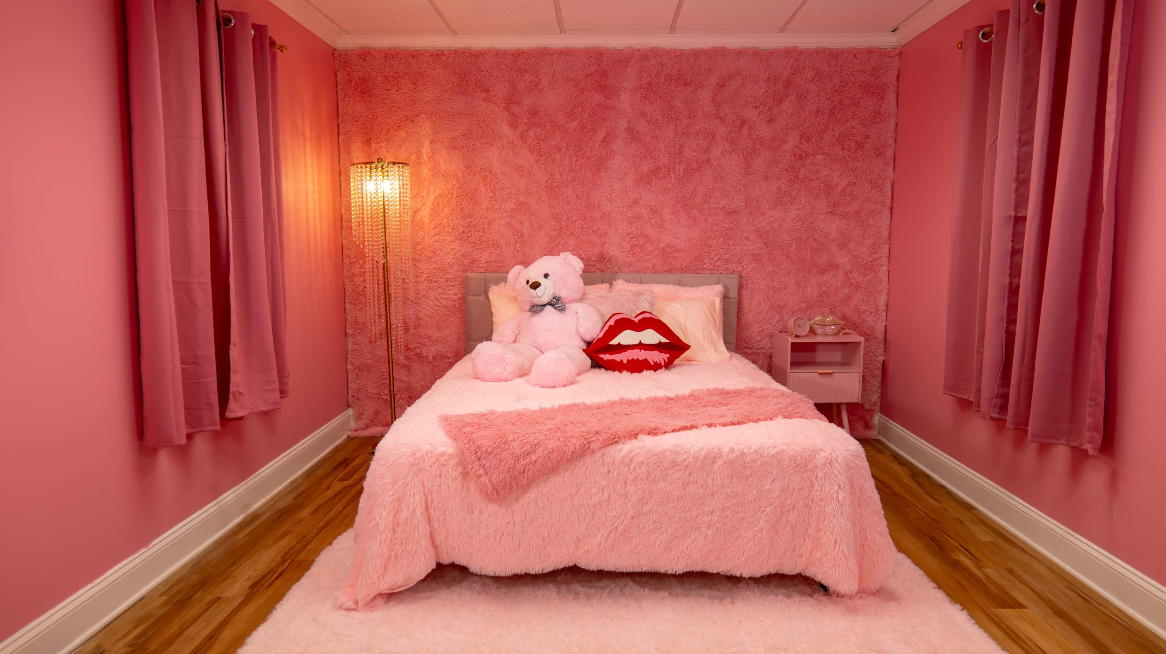 Photo Studio with FOUR Different Styled Sets (ALL PINK Room, NATURE room, FABRIC + PAPER backdrops) Image in Alpharetta, Alpharetta, GA
