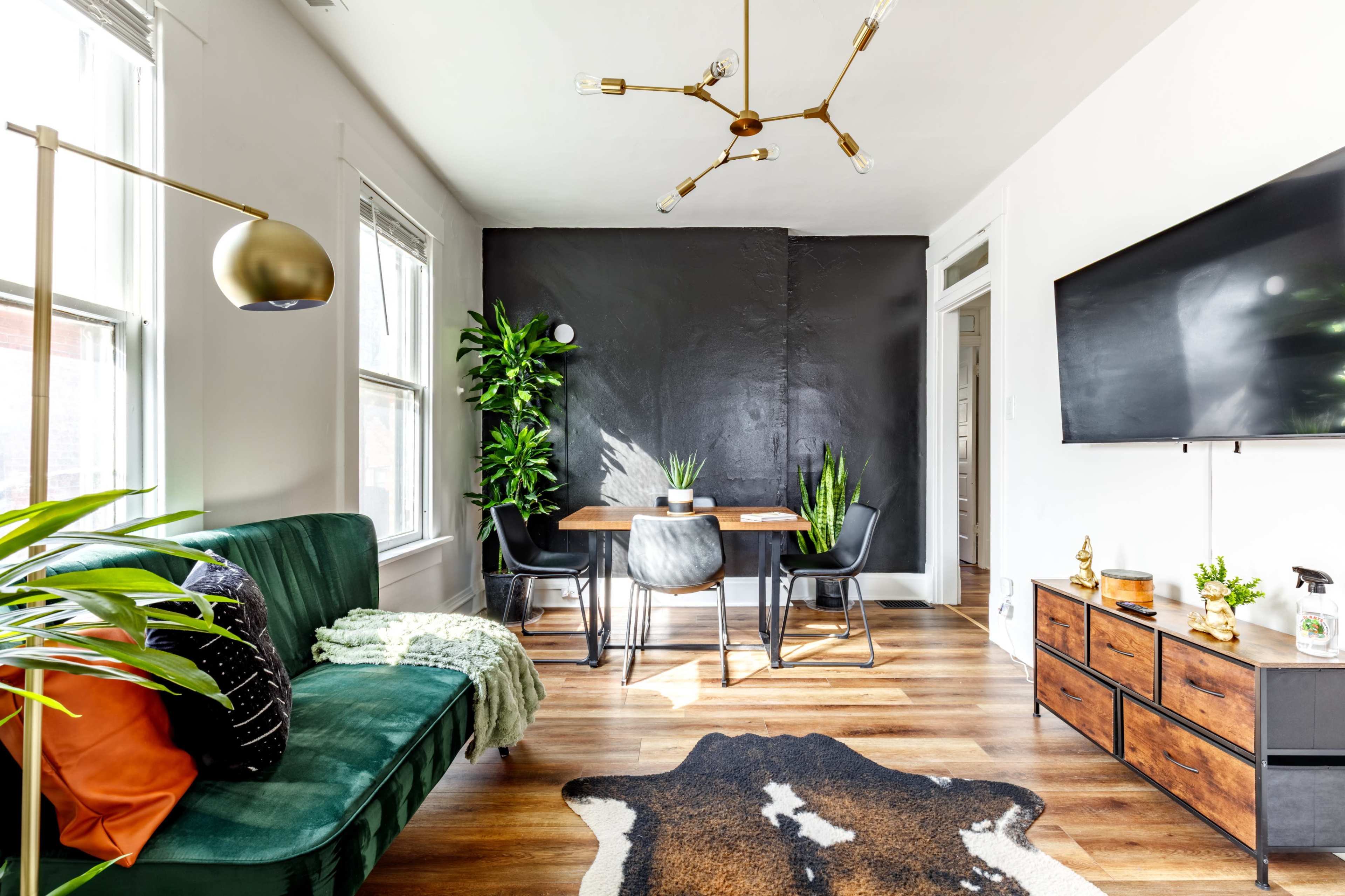 Jungle Beat🌿🐯 Short North • Convention • Pets • Parking Free Image in South Columbus, Columbus, OH