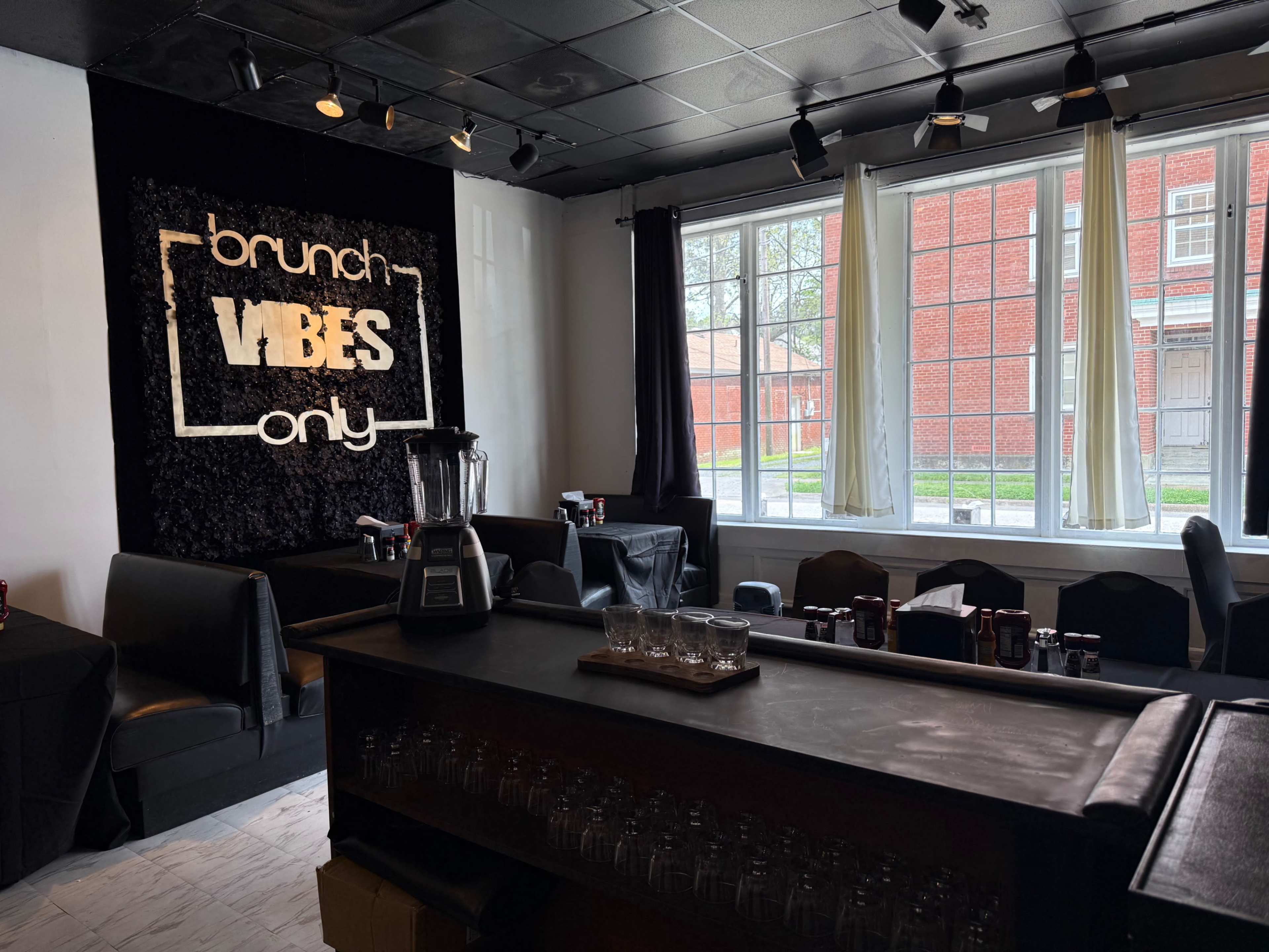 Intimate Restaurant with Great Vibes Image in Port Norfolk, Portsmouth, VA