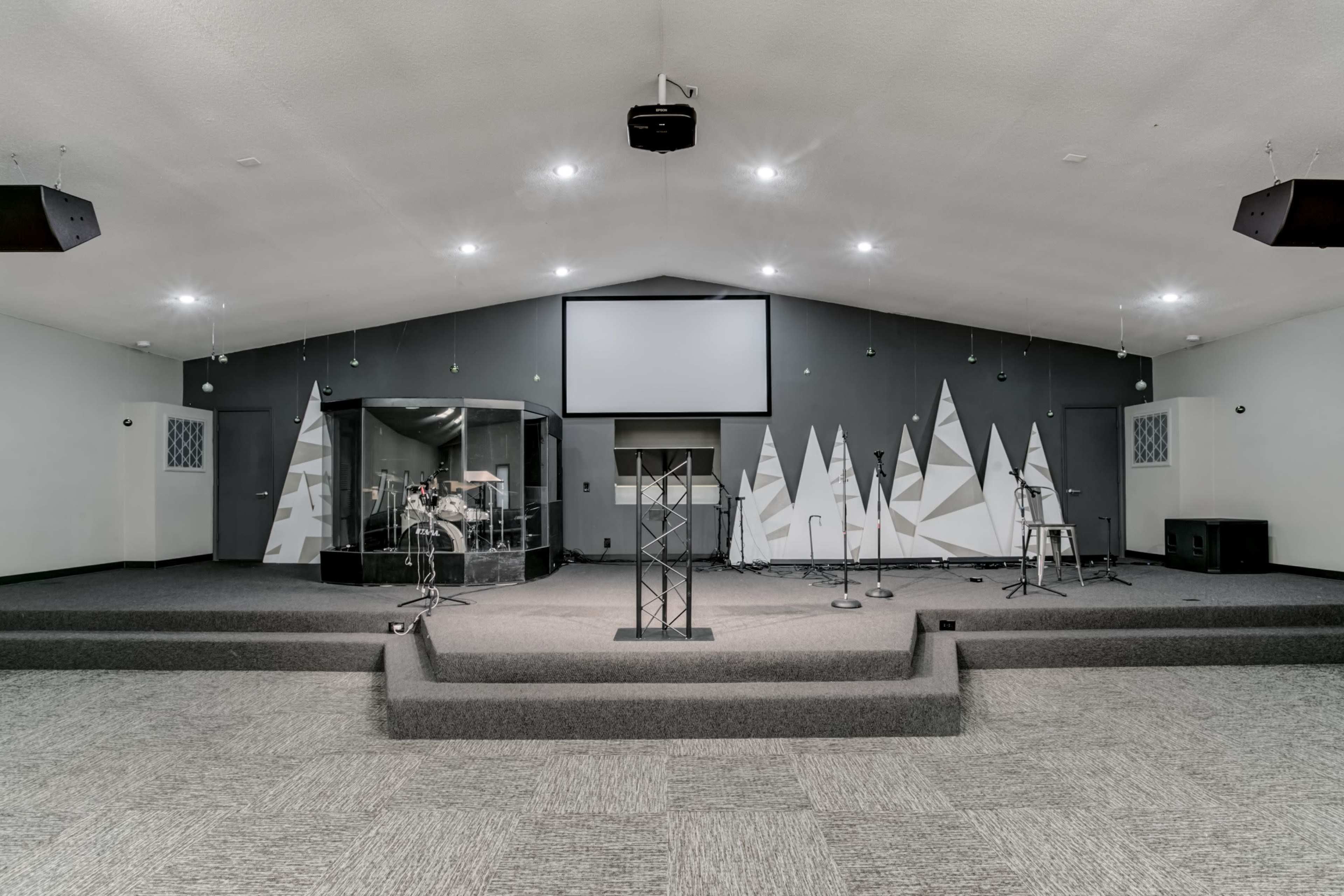 Spacious Church Hall with Modern Amenities and Ample Parking Image in Blue Township, Independence, MO