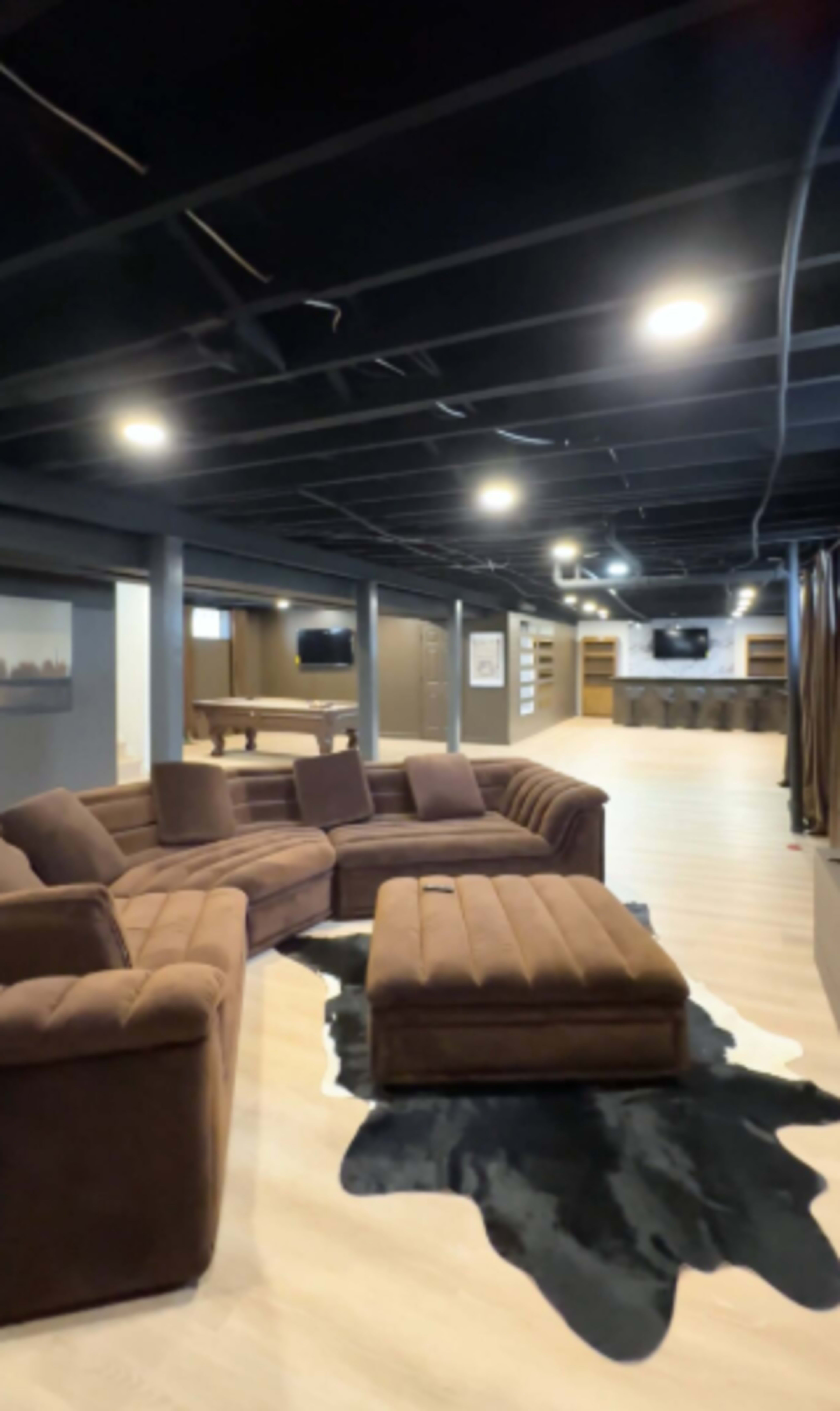 Spacious Luxury Estate w/ Cigar Lounge & Patio Image in Martin Park, Detroit, MI