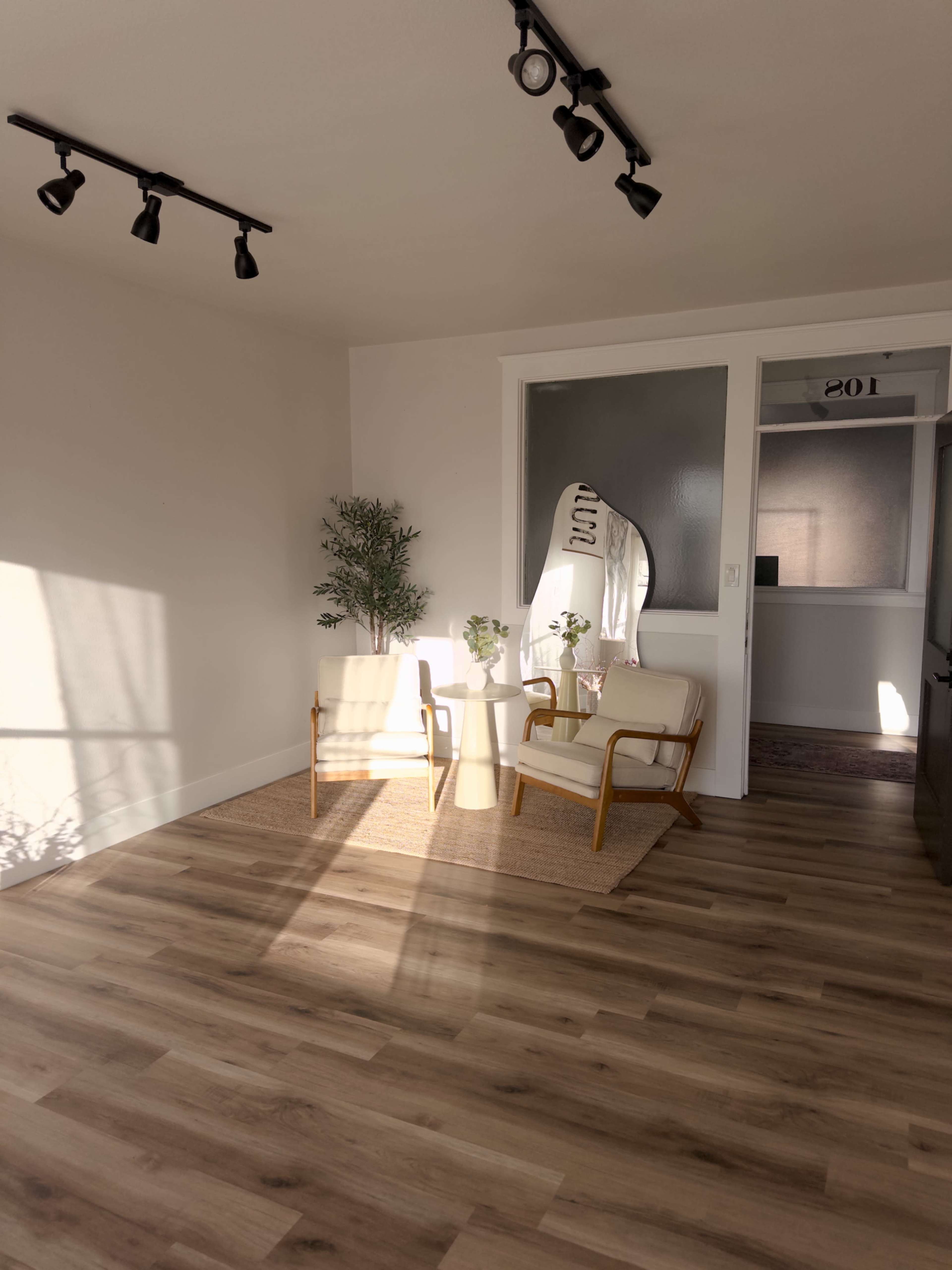 Natural Bright Photo Studio with Historic Charm in Pacific Beach Image in Pacific Beach, Pacific Beach, CA