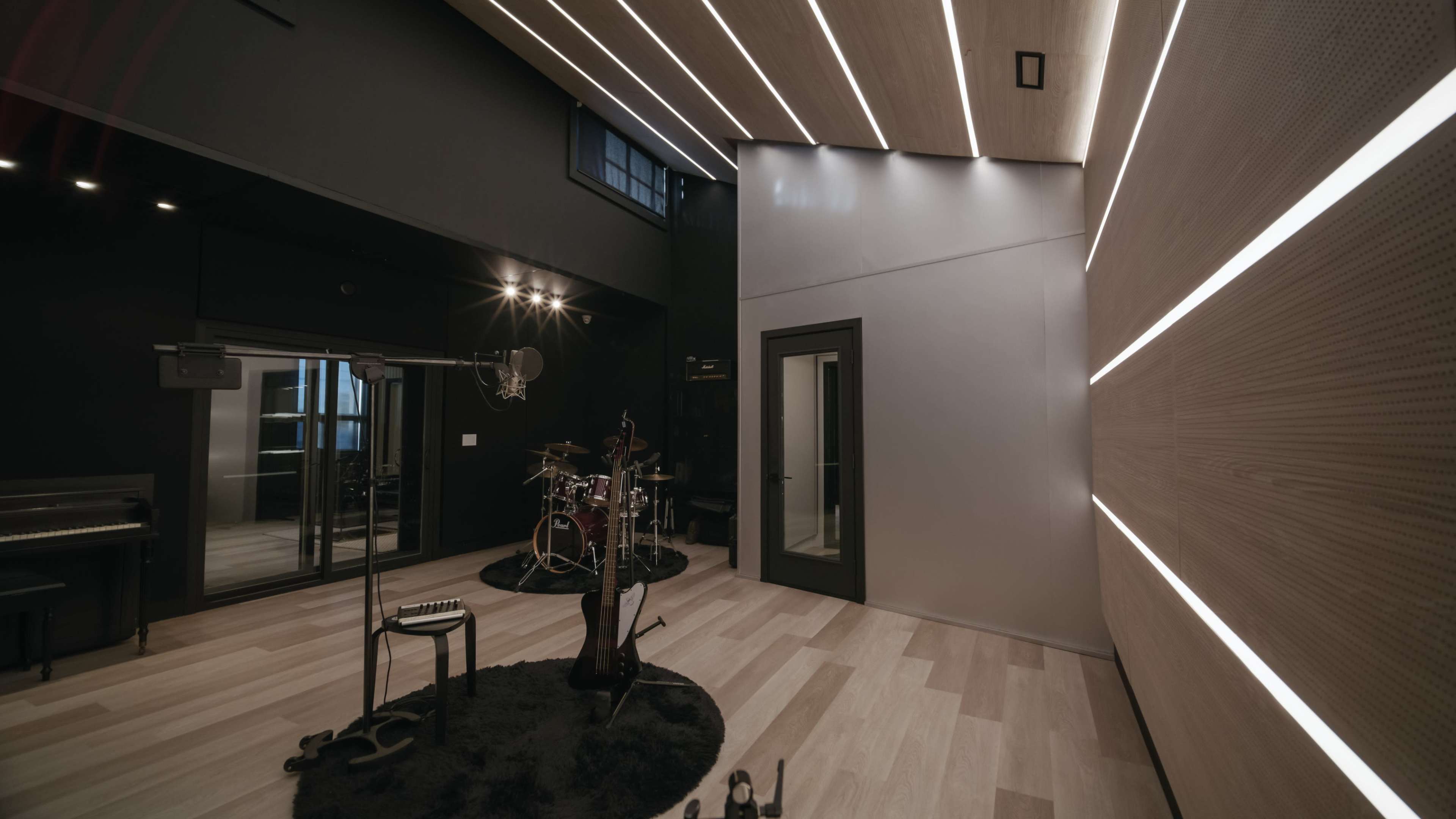 Clean & Modern Recording Studio Image in Bermondsey, Toronto, ON