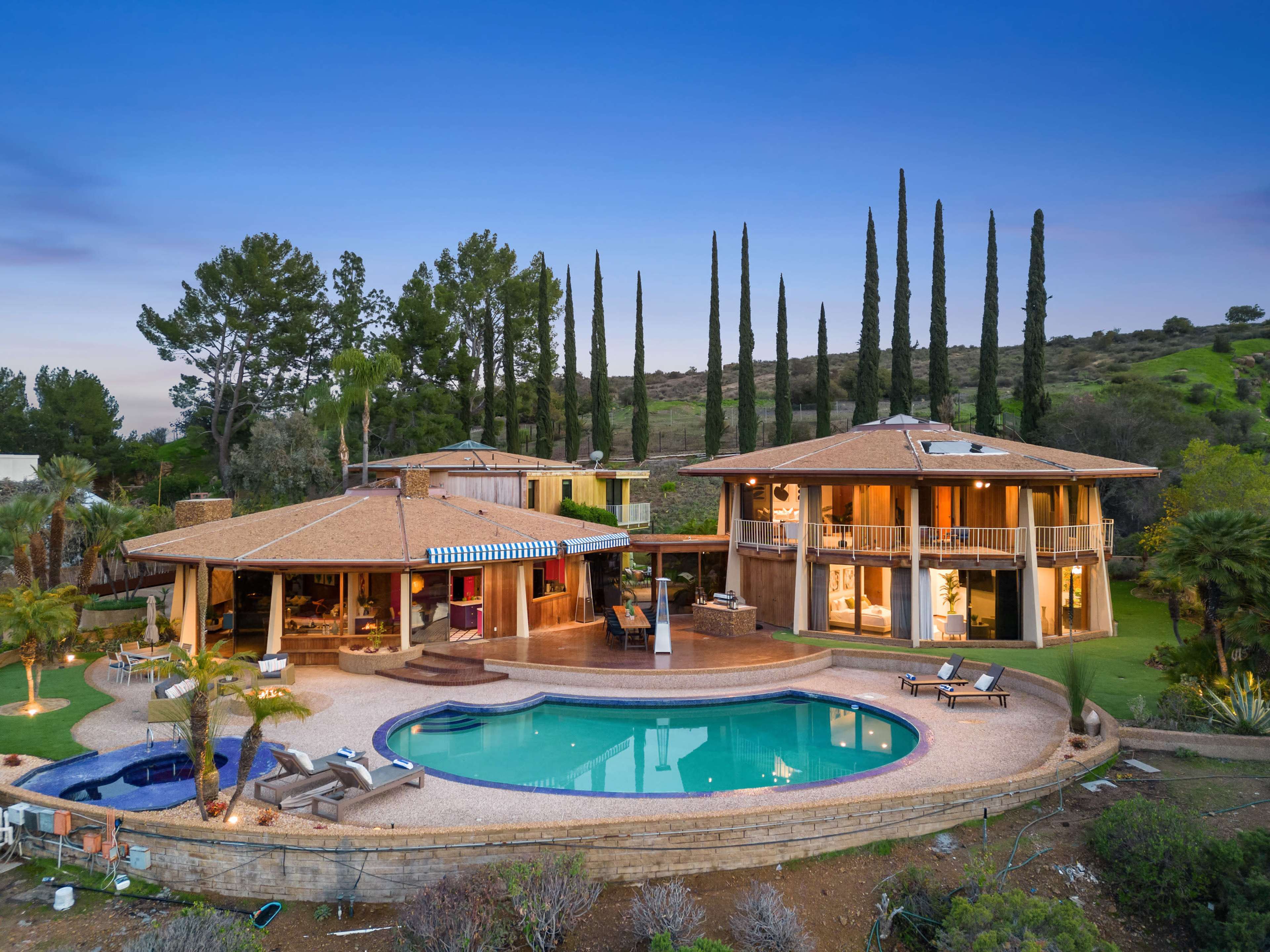 RETRO FUTURIST RESORT HOME/ BOLD DOME DESIGN Image in Encino, Los Angeles, CA