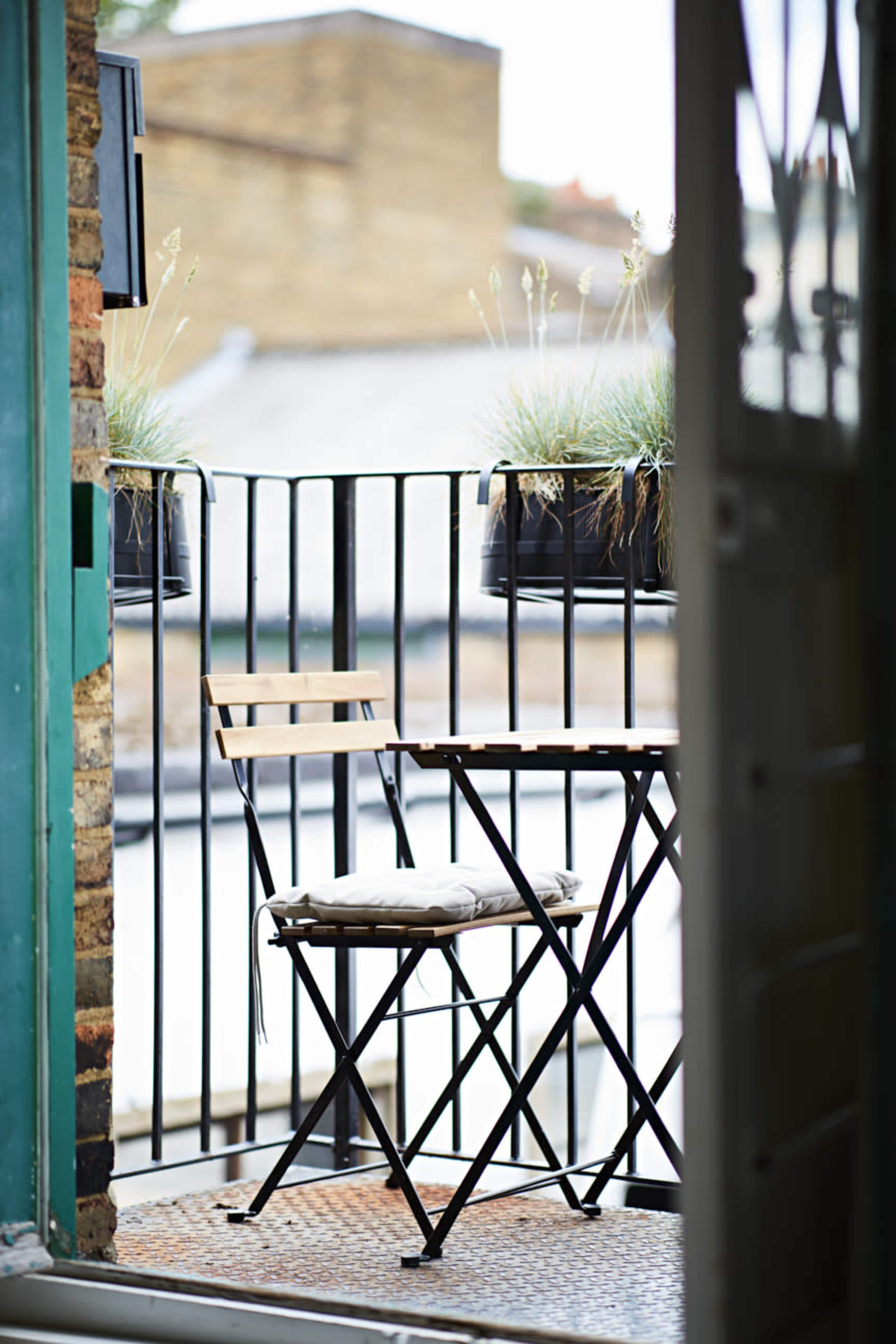 Kemble House photography studio and kitchen Image in Forest Hill, London, ENG