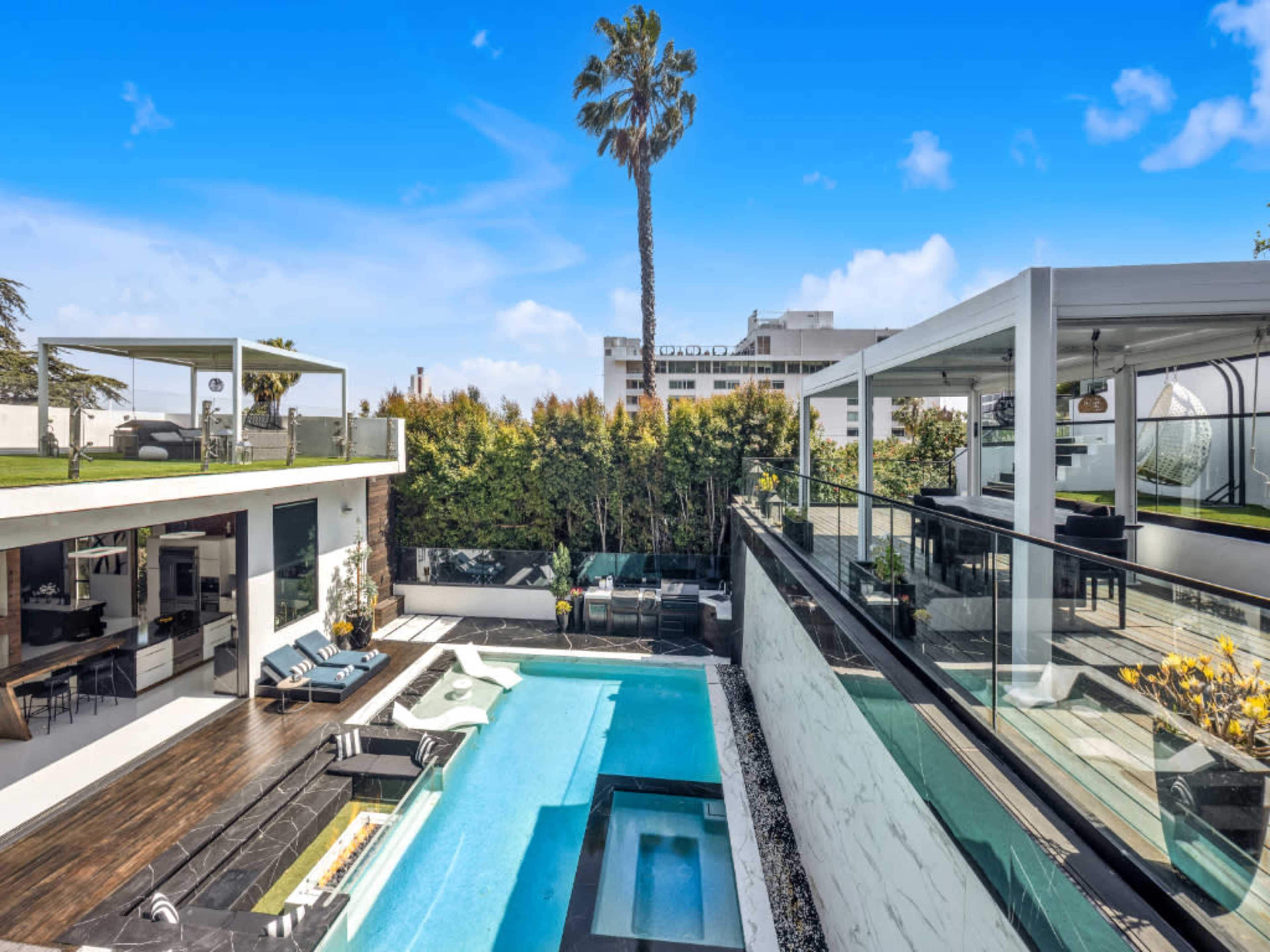 ICONIC MODERN VILLA WITH EPIC VIEWS & BOLD DESIGN Image in Central LA, Los Angeles, CA