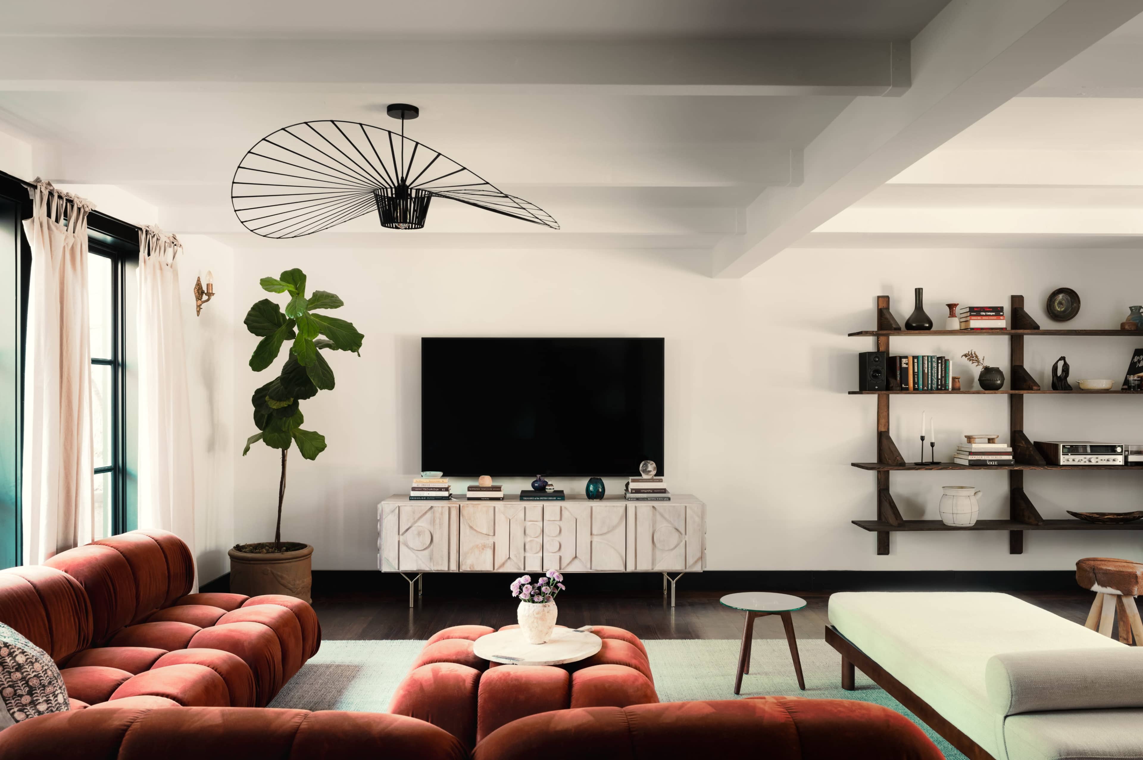 Spanish Villa with a Mountain View Image in North Vancouver, North Vancouver, BC