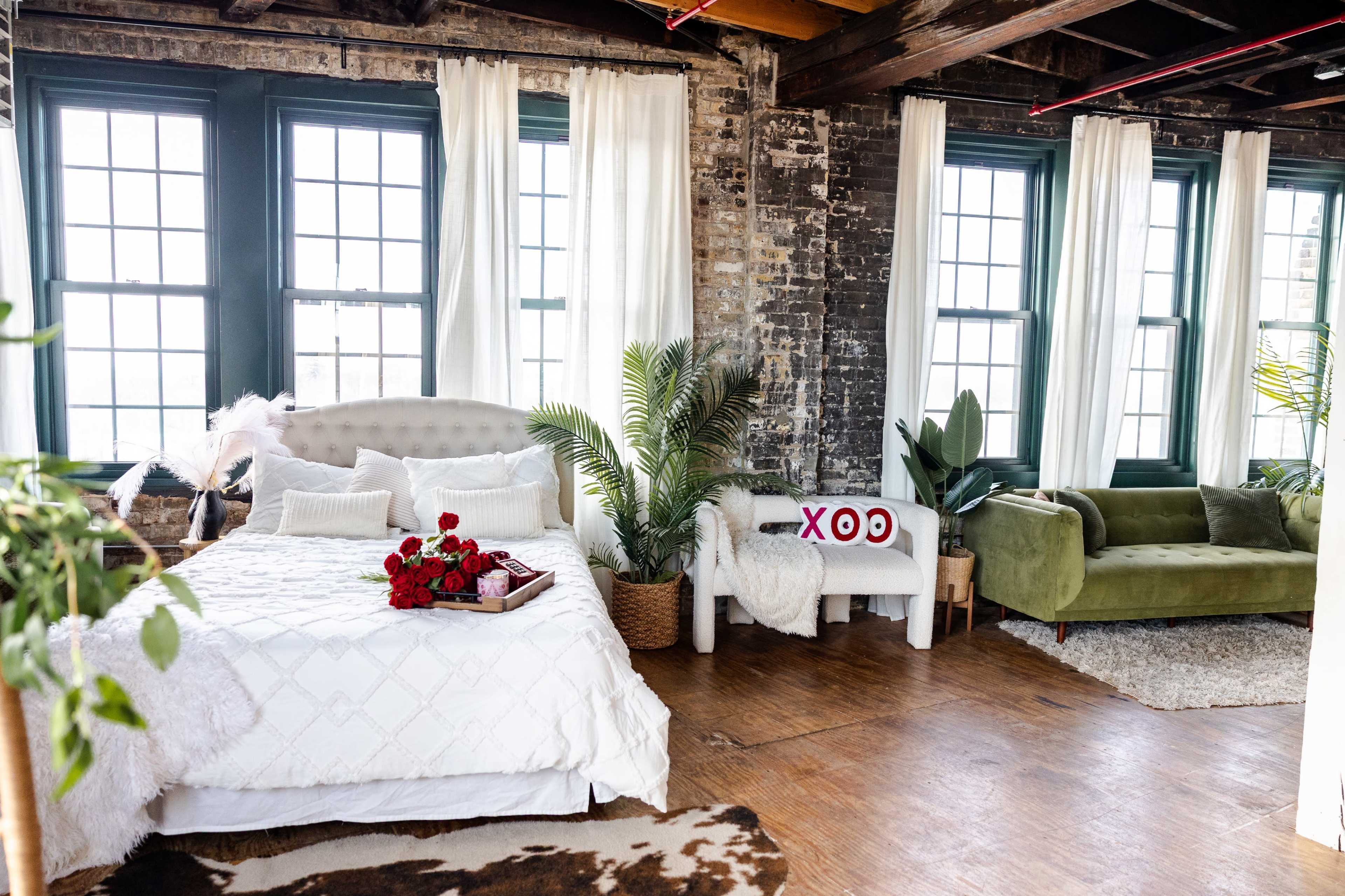 Bayview Natural Light Studio with Exposed Brick Image in Bay View, Milwaukee, WI