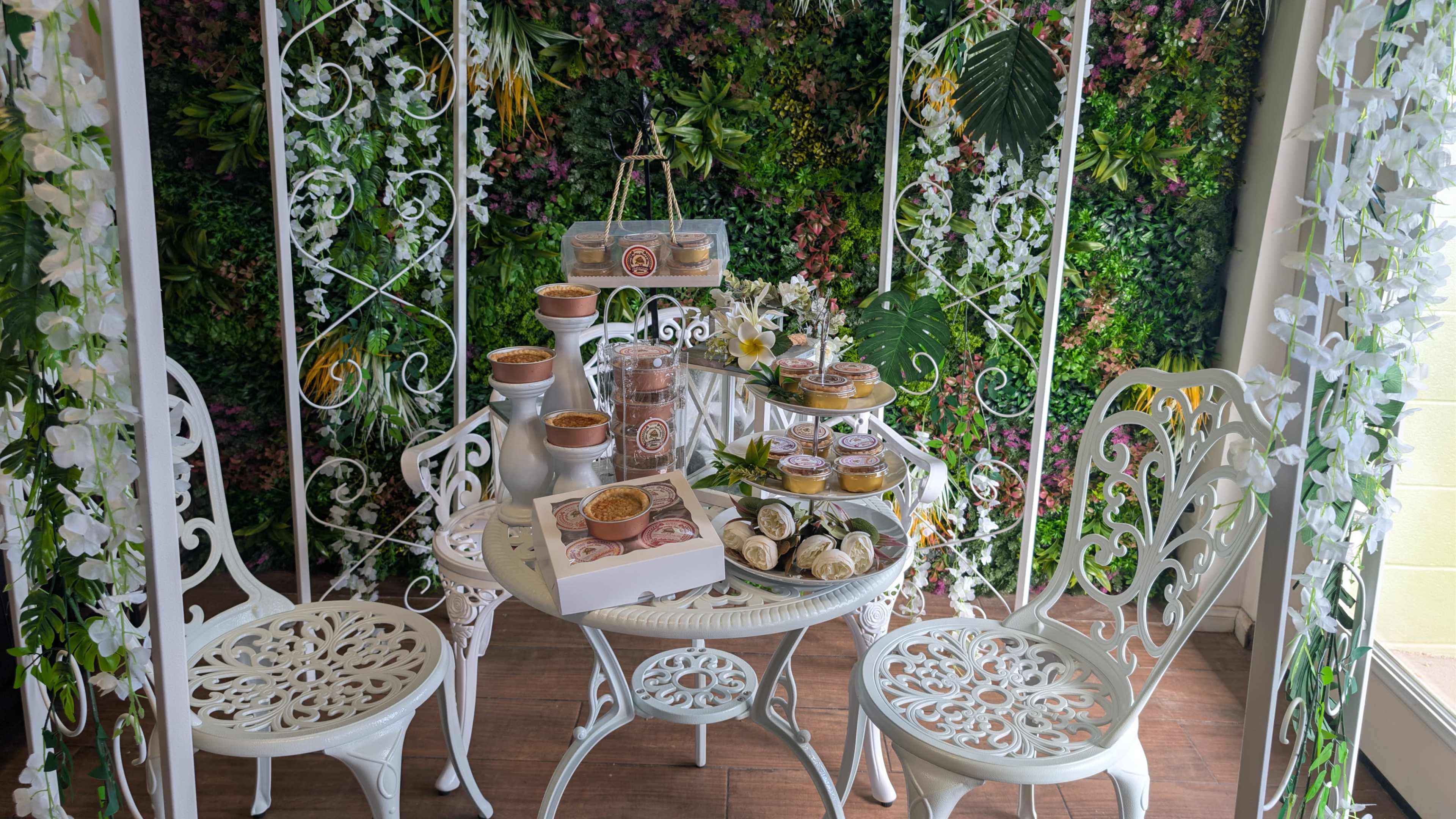 Private Tropical Country Patio with Indoor Lounge & Dessert Bar Image in , Wahiawa, Hawaii, HI