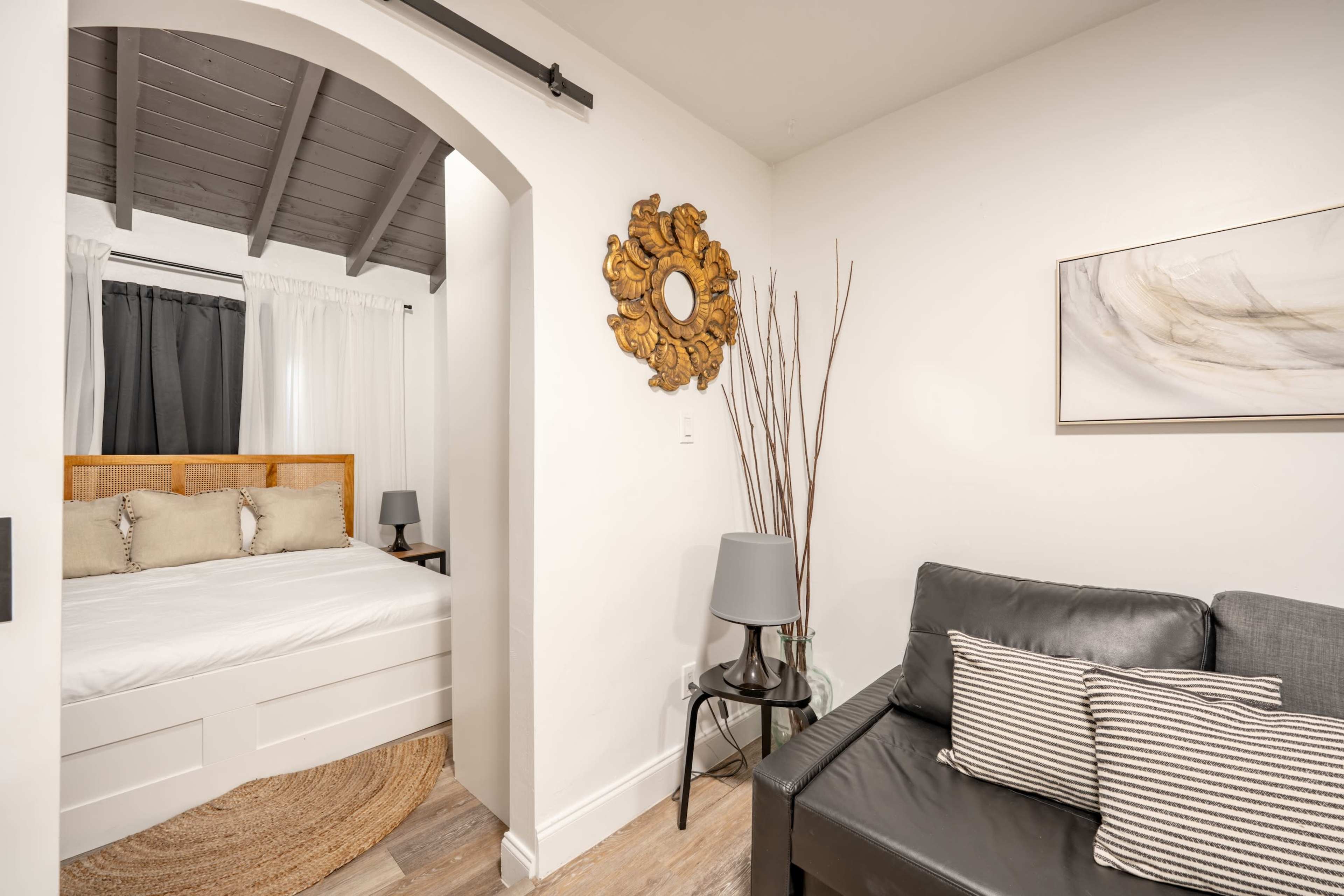 Escape & Create: Quiet Tropical Apartment Ideal for Content Creation & Focused Work in Little Haiti Image in Little Haiti, MIAMI, FL