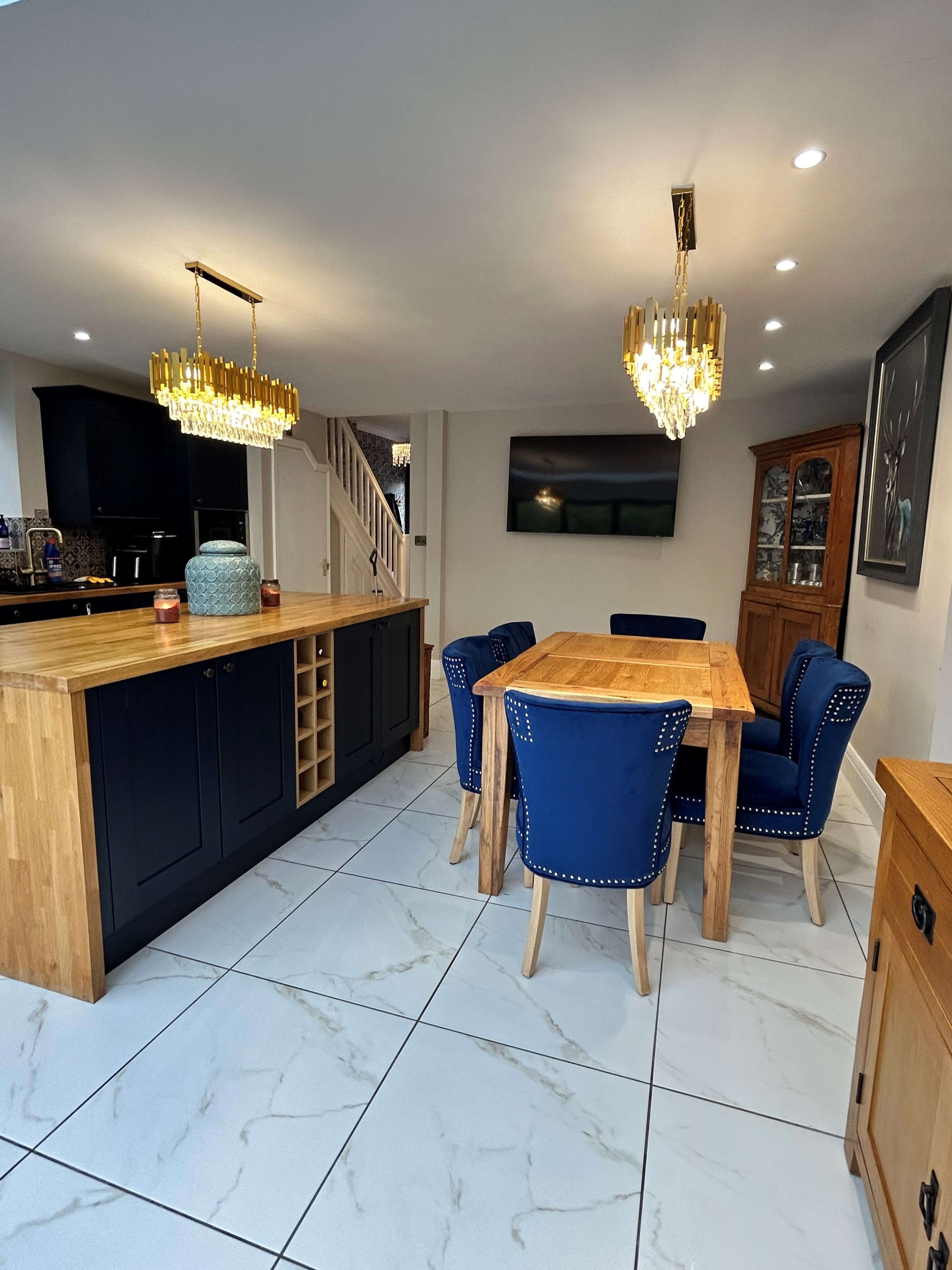 Luxury Two Bedroom House with Hot Tub Image in Victoria Park, Cardiff, WLS