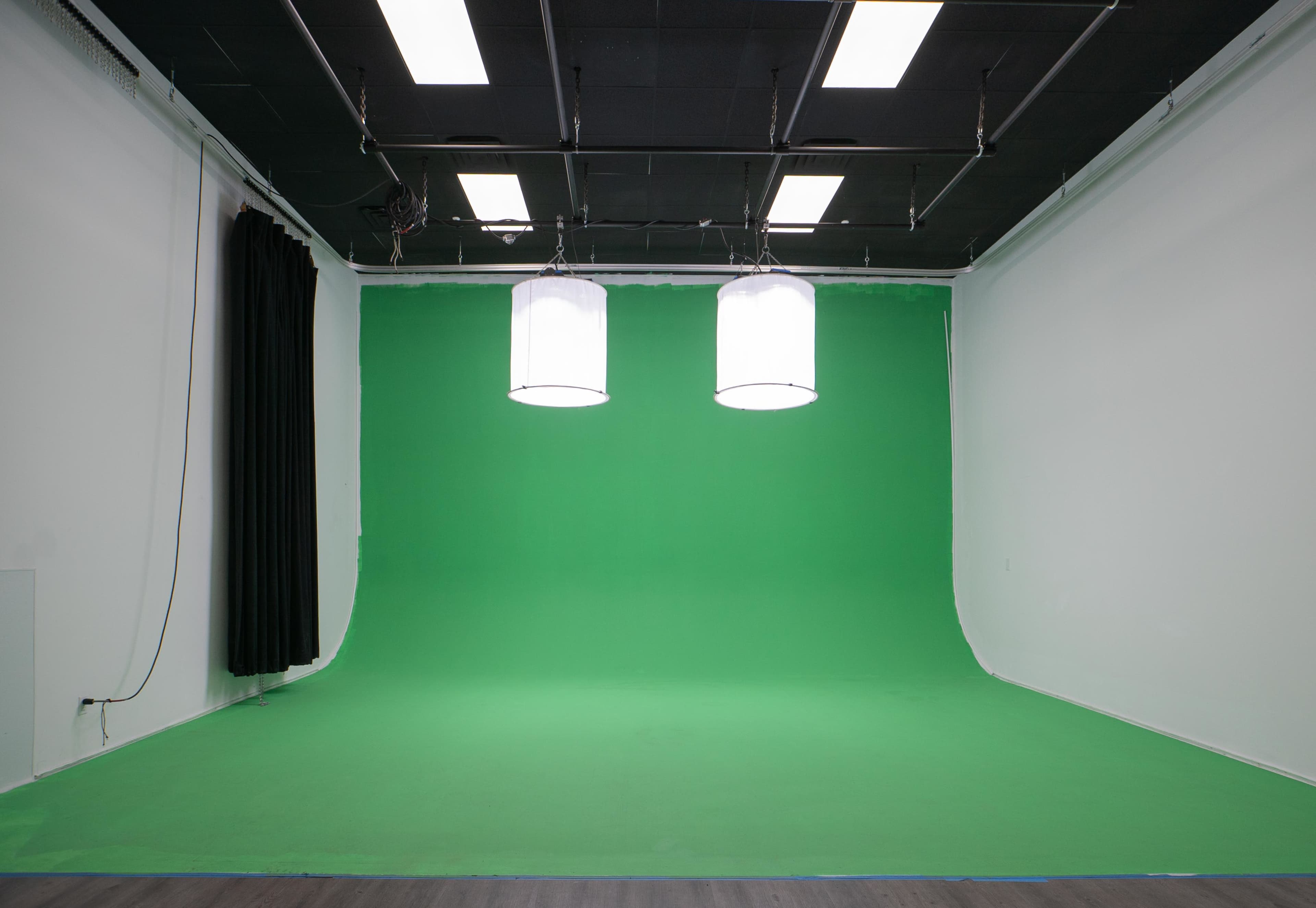 Green Screen Studio Space at Louisville Studio Image in Jeffersontown, 10005 Bunsen Way, KY