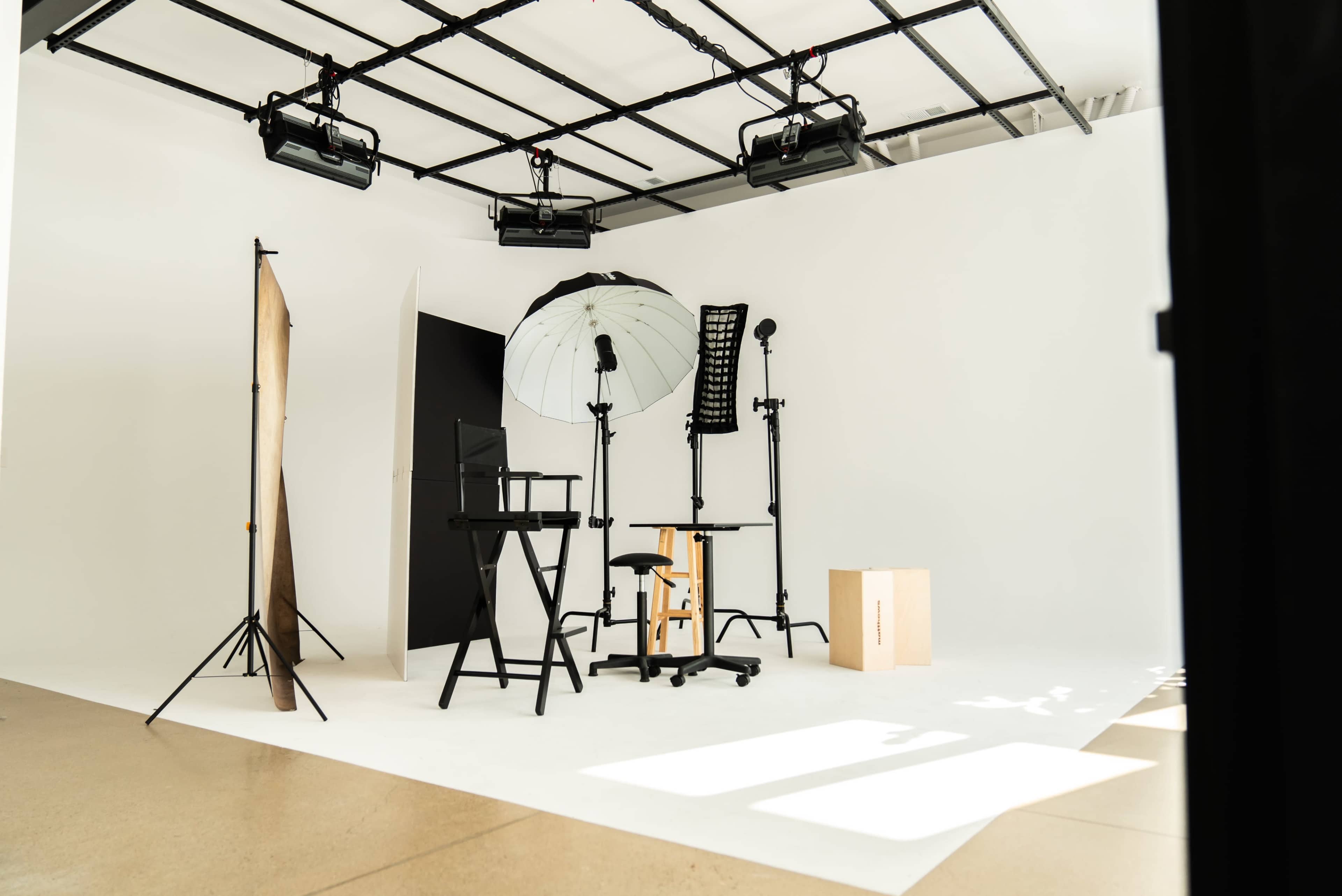 Clean, Modern Studio with Cyclorama Wall Image in Frederick, Frederick, CO