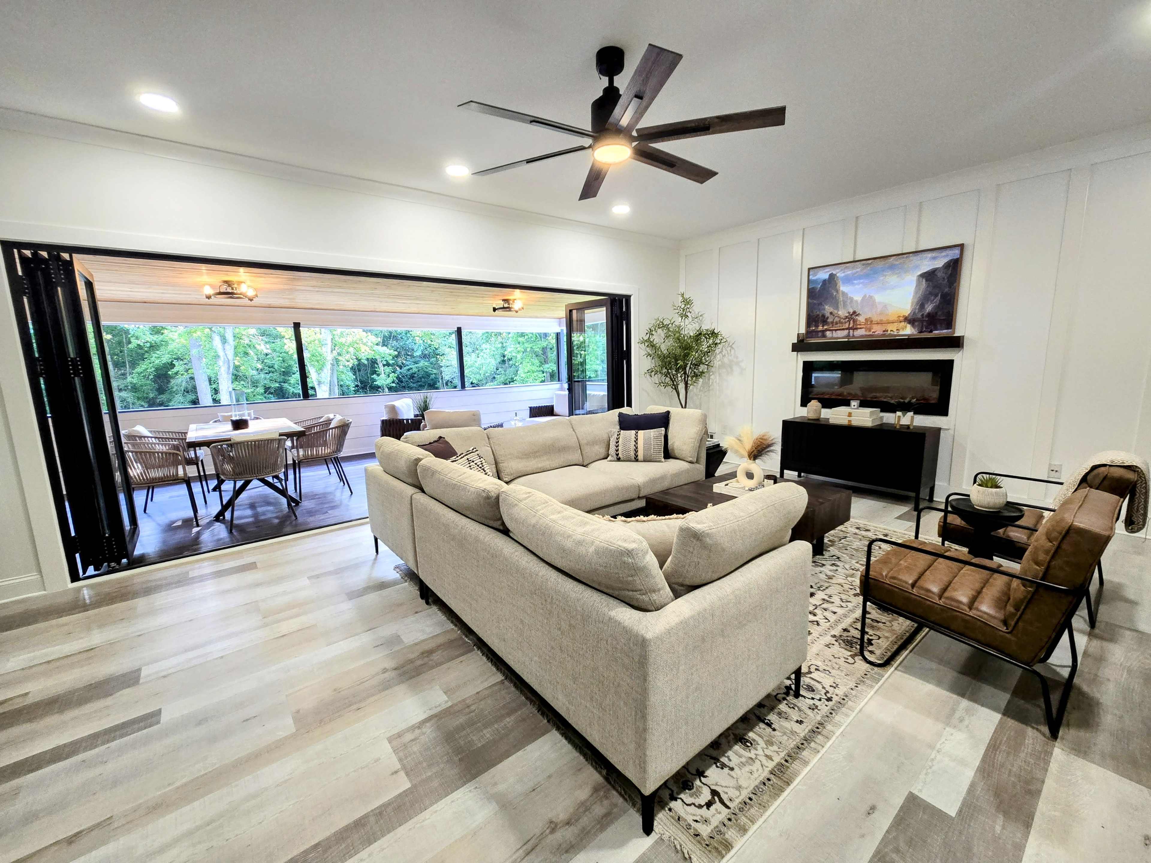 Beautiful Modern Farmhouse on 2 Acres, Ready for Photo/Film Shoots Image in South Fulton, Atlanta, GA