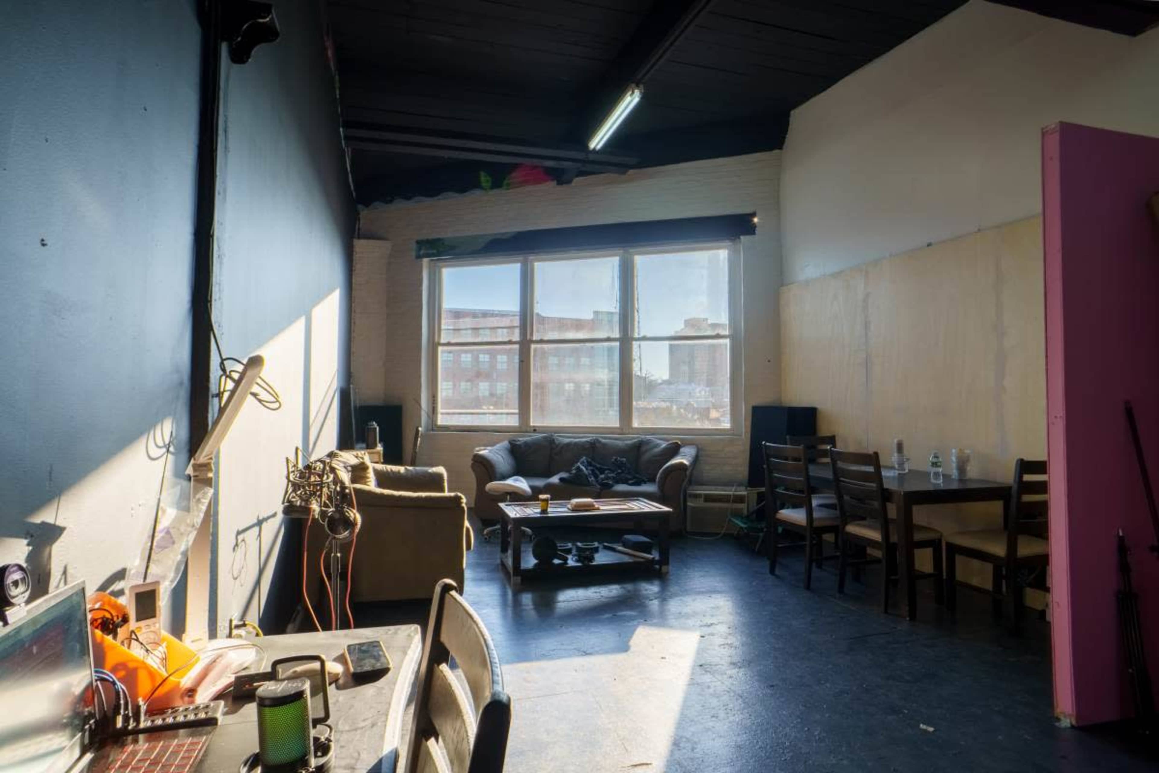 Urban Multimedia Studio Image in Central Ward, Newark, NJ