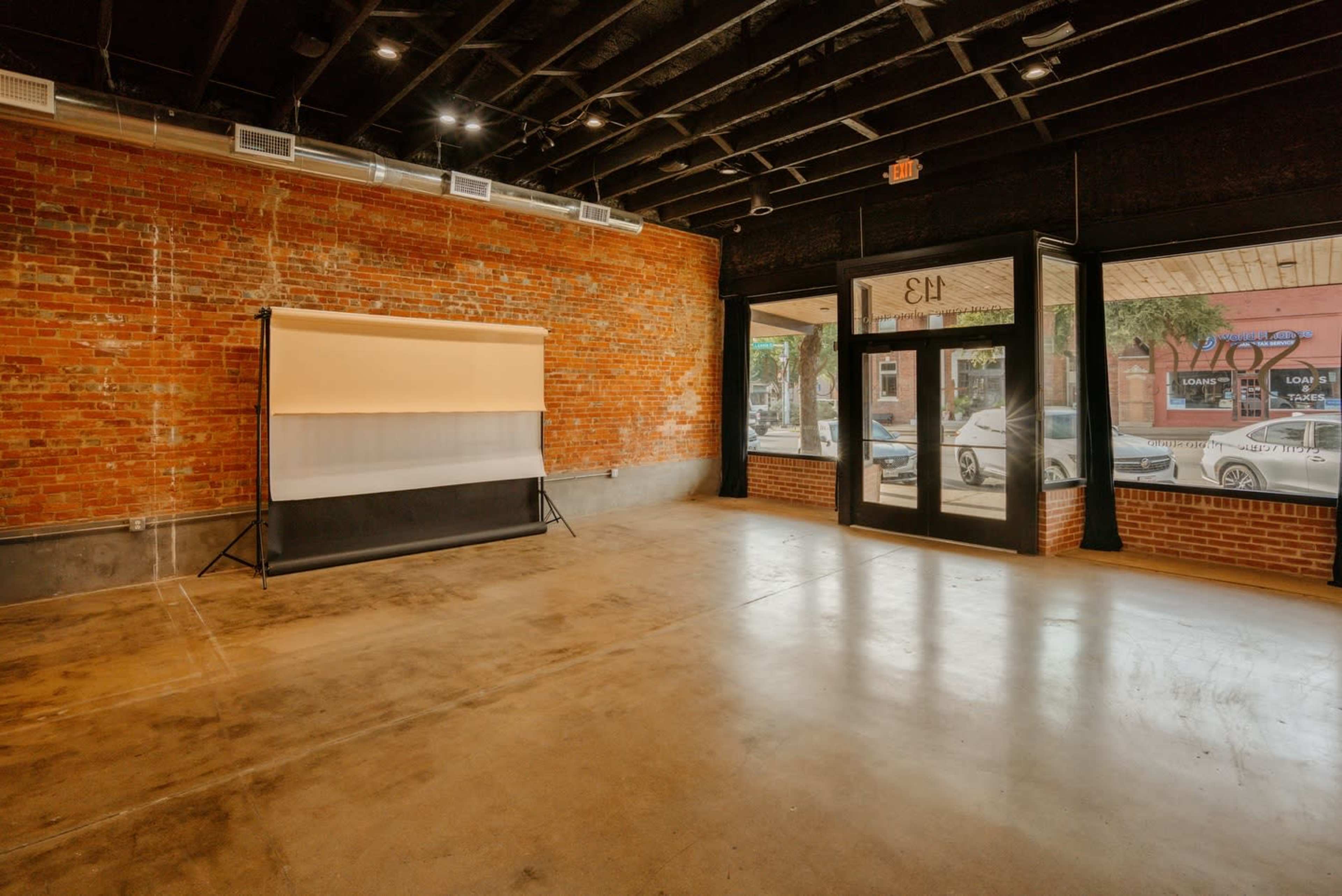 A minimal + versatile space designed for intimate gatherings or creative projects. Image in Ennis, Ennis, TX