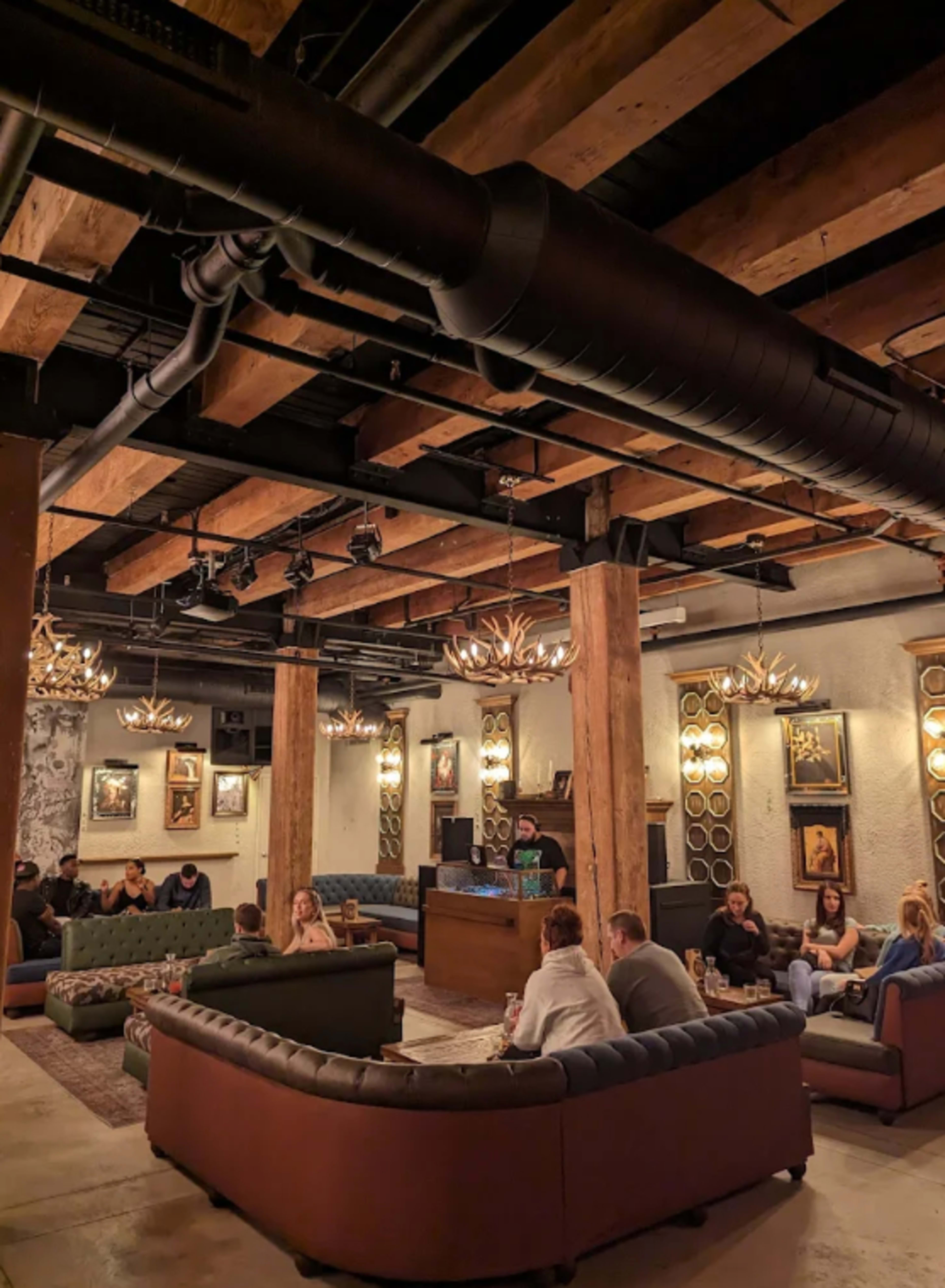 Downtown Restaurant with a Speakeasy Image in Near West Side, Chicago, IL