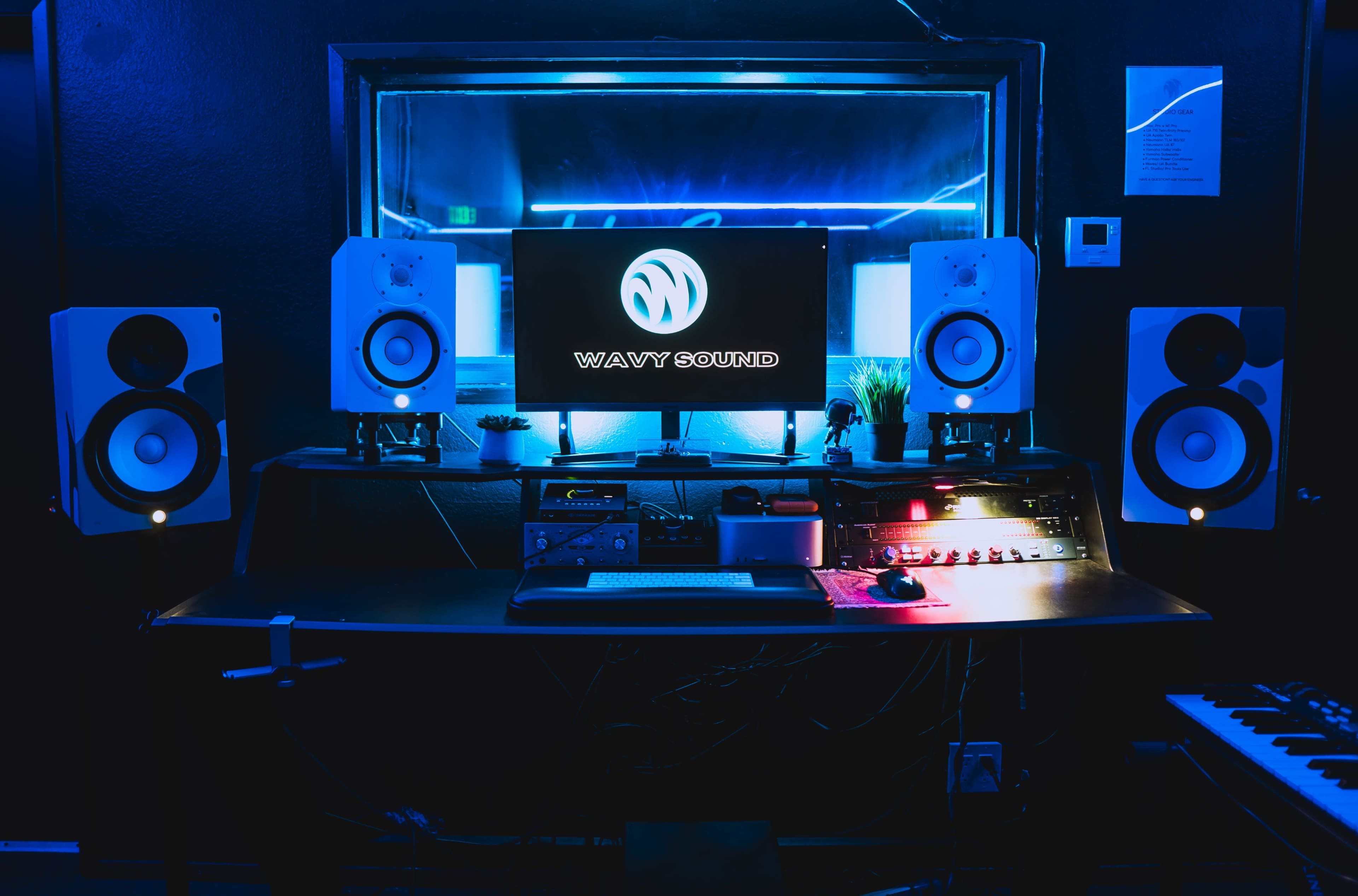Wavy Sound Priemer Room Image in College East, San Diego, CA