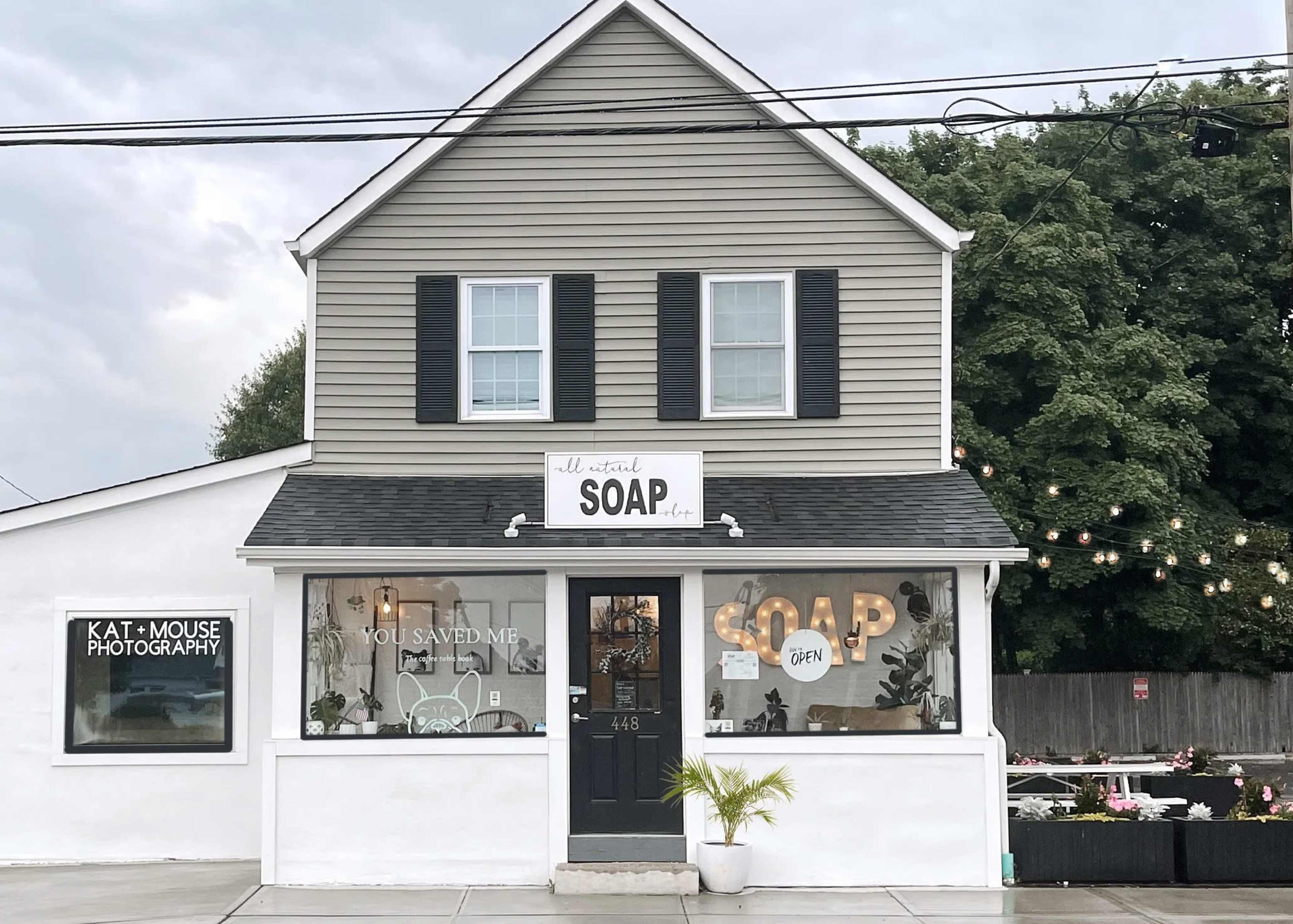 Long Island North Shore —  Studio —  Natural light  + Blackout for studio lighting Image in Smithtown, St. James, NY