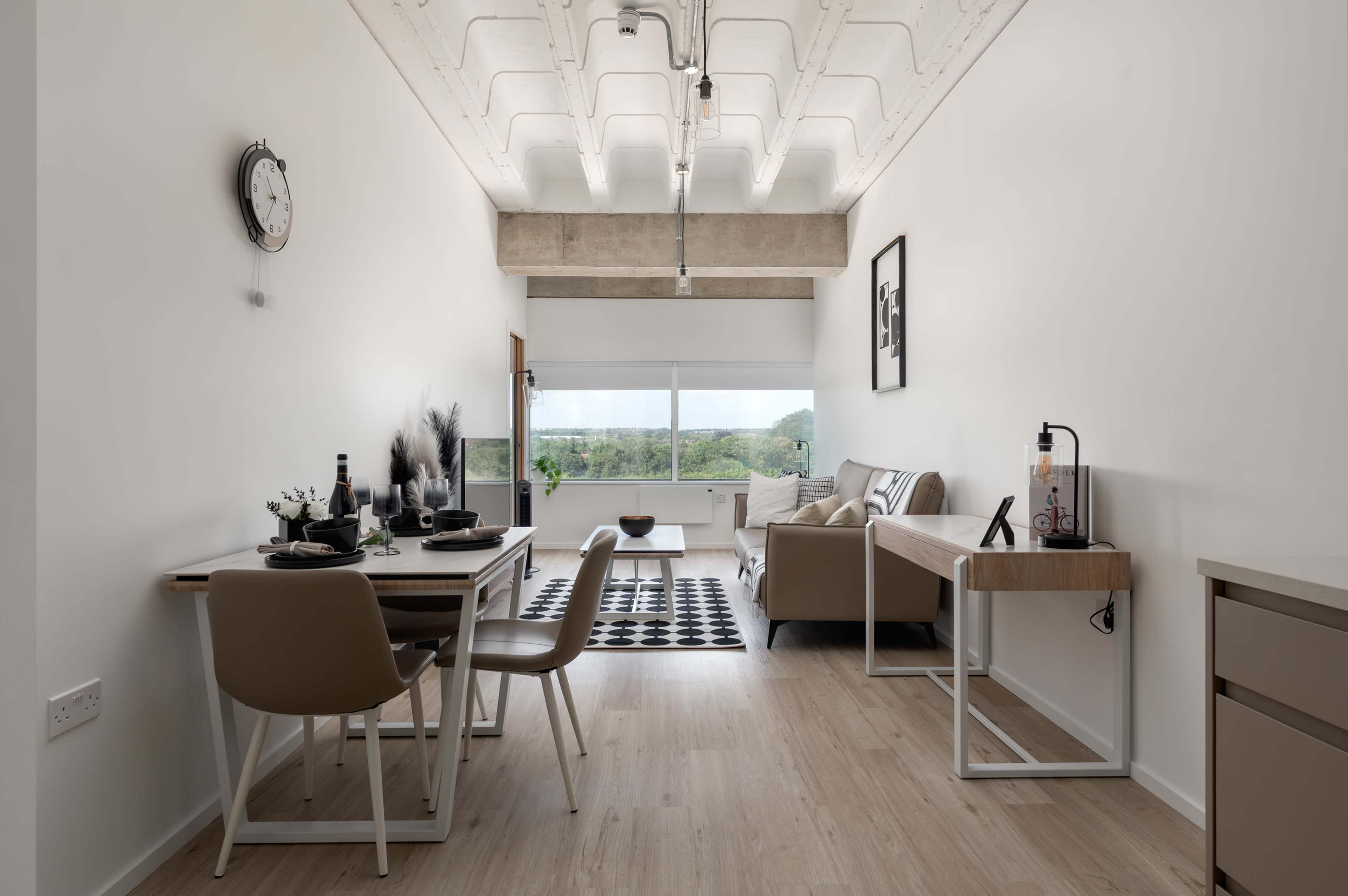 Premium Business Apartment • Central Milton Keynes • Fast Wi-Fi + Parking Image in Central Milton Keynes, Milton Keynes, ENG