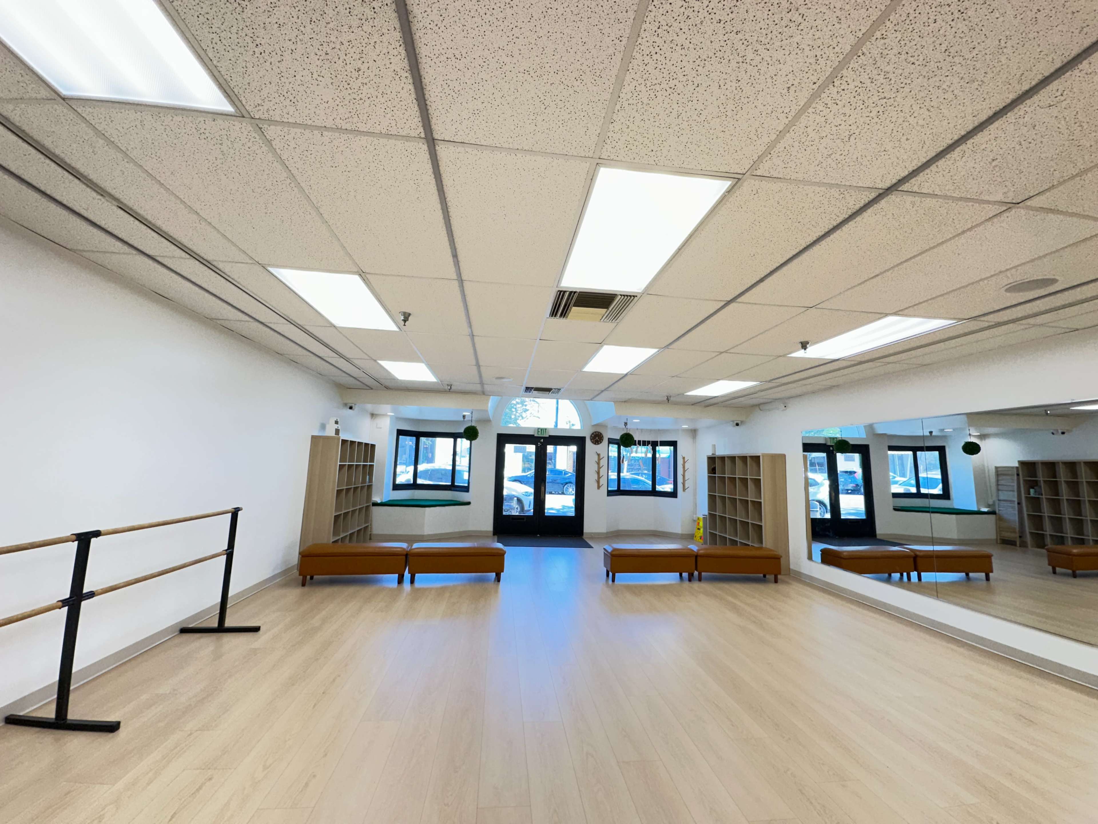 Spacious Dance Studio in Charming Kenneth Village! Image in Grandview, Glendale, CA
