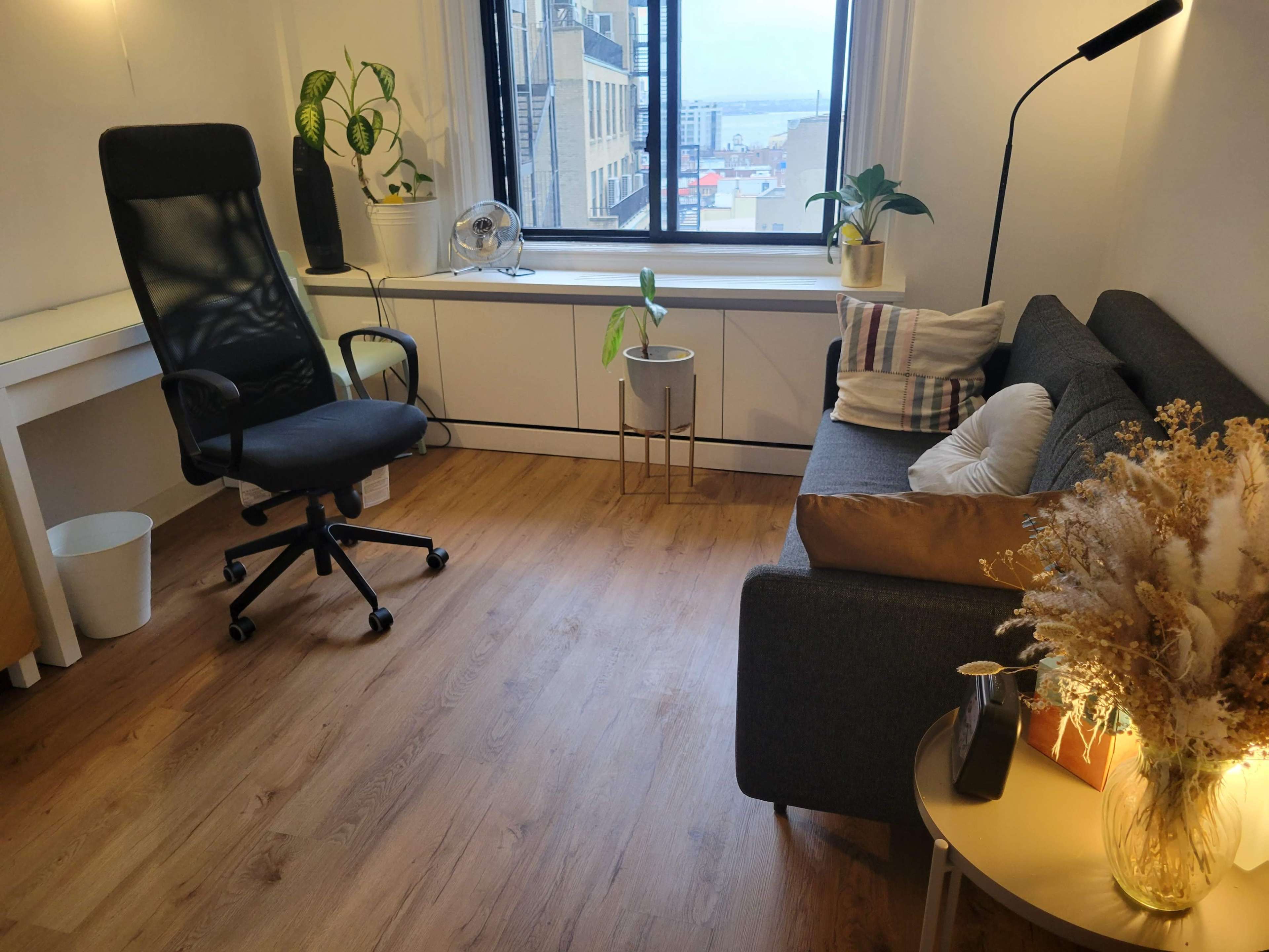 Sunny, warm therapy space in Downtown Brooklyn (Room 1) Image in Brooklyn Heights, Brooklyn, NY