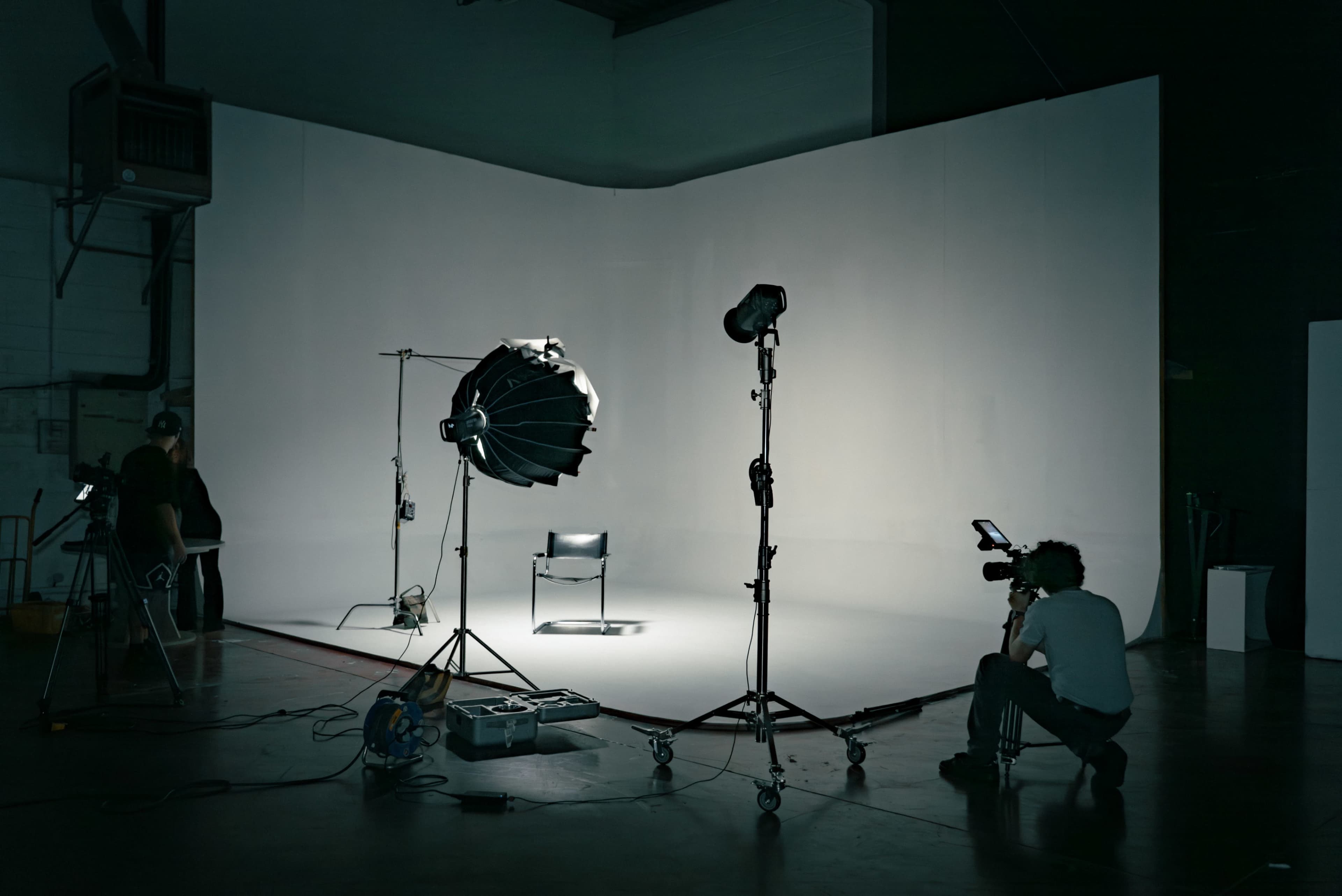 Studio à décor modulable (Cyclo/Hangar/Salon vintage/Coiffeur Afro/70 orange/Chambre rouge) Image in , Villejuif