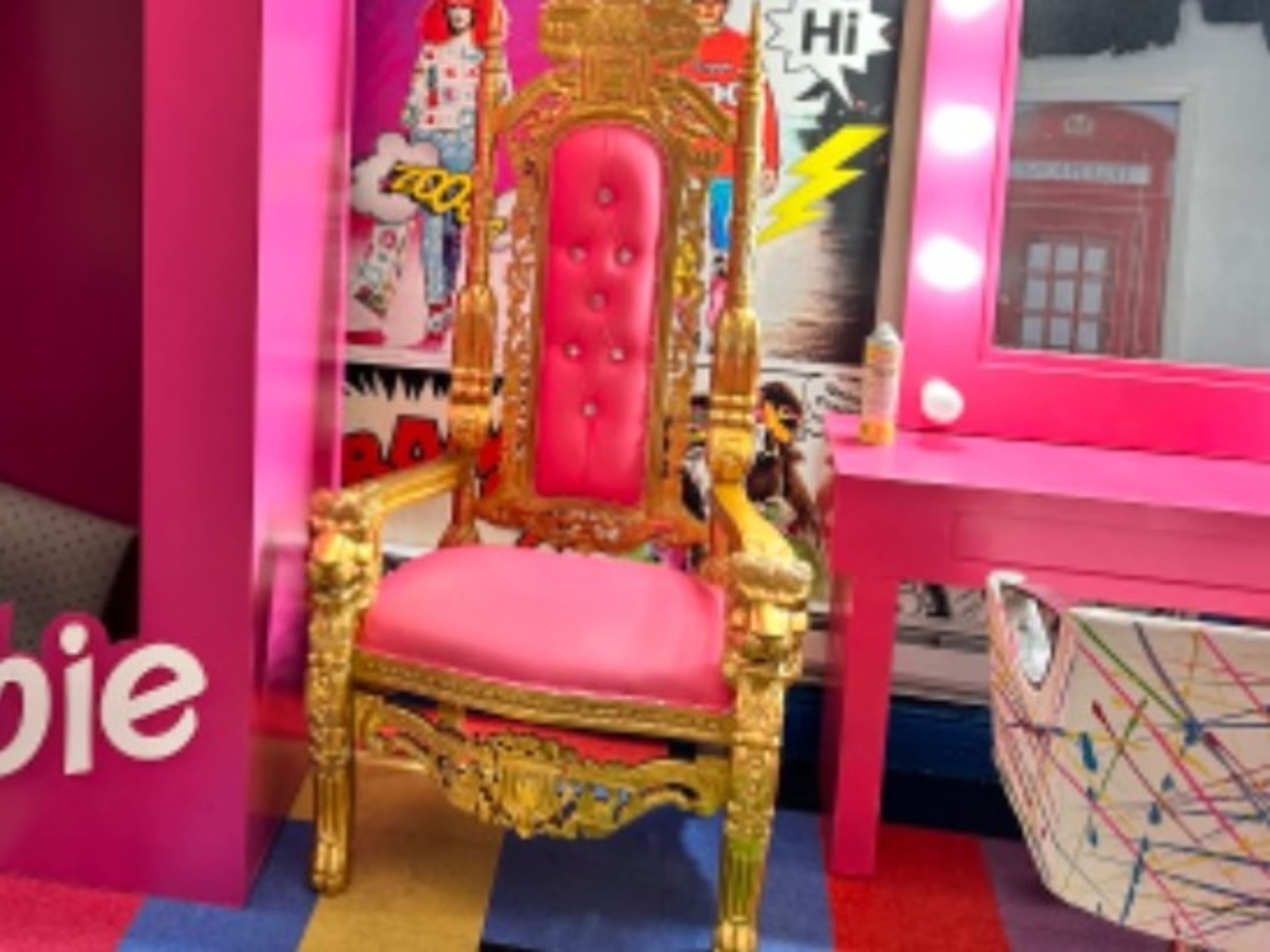 Pink throne Chair
