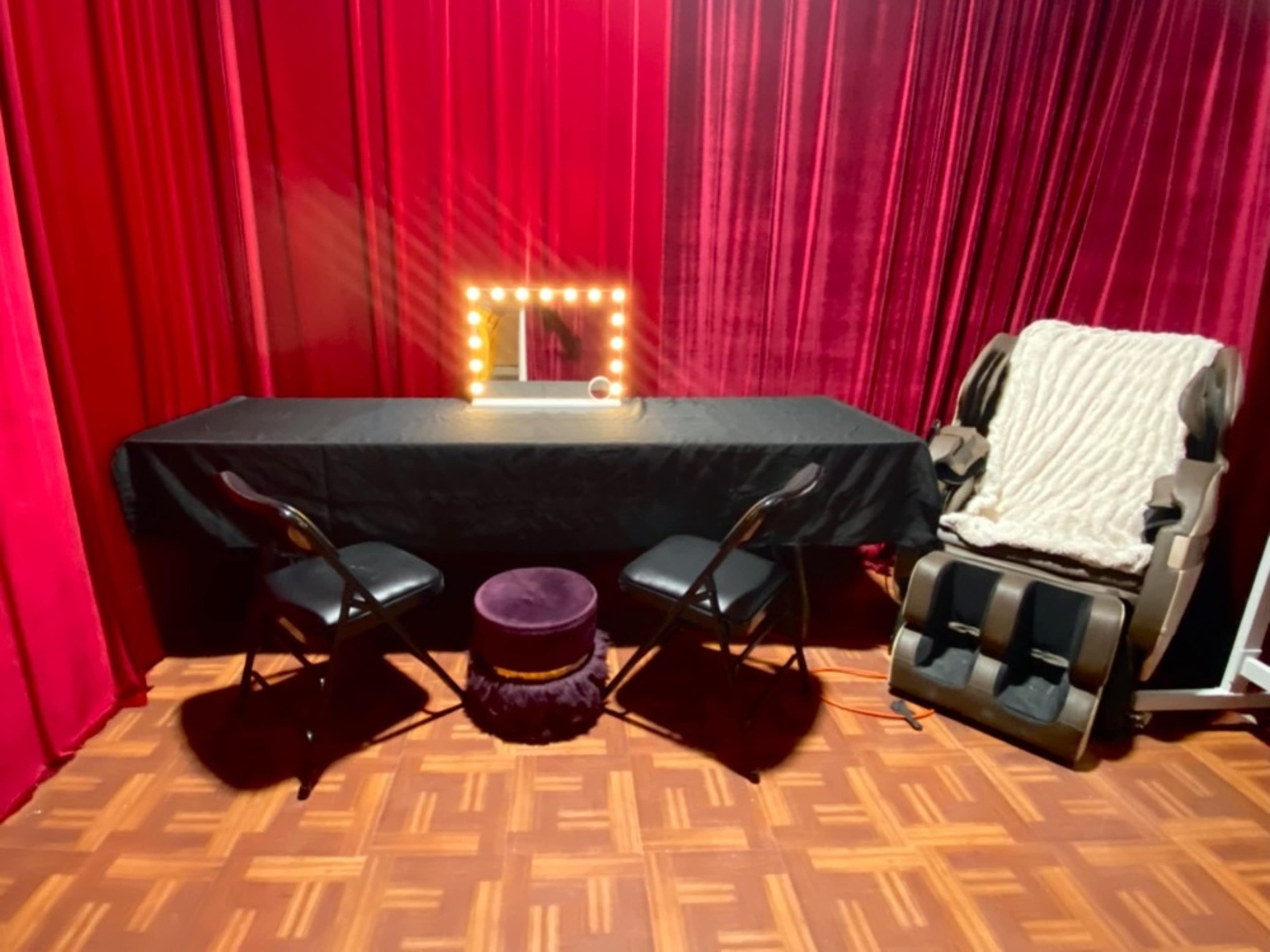 Private Dressing Room