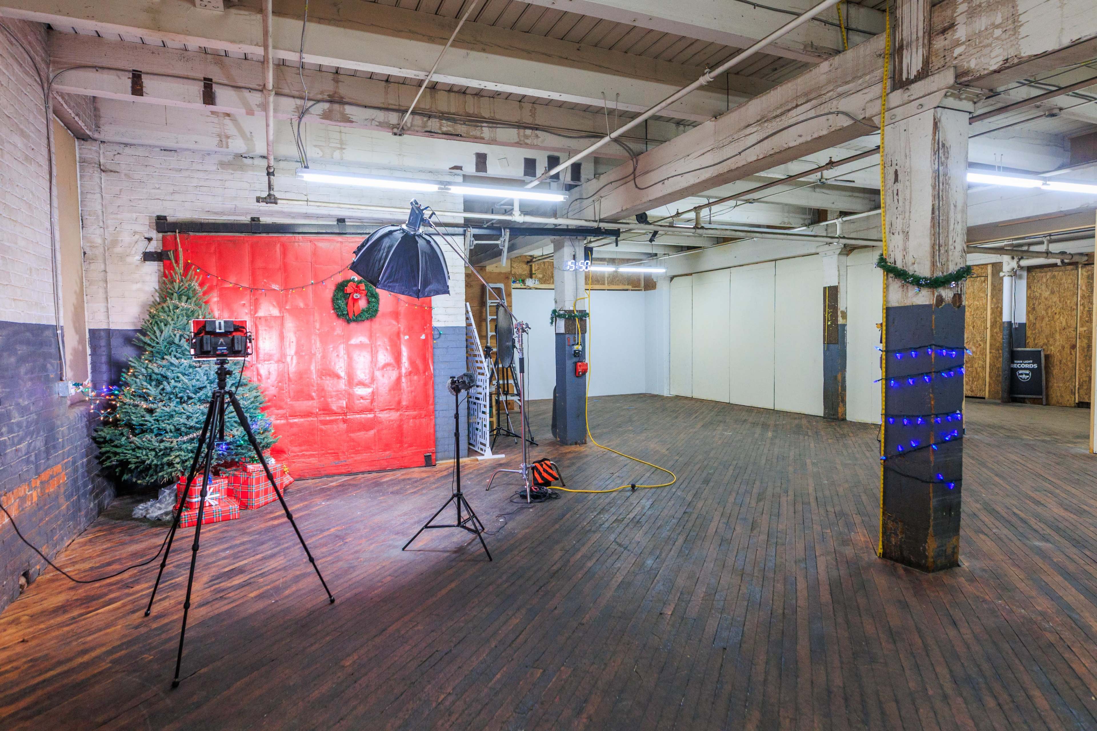 White Shoot Wall - Industrious Photo & Video Studio Space Image in Camp Washington, Cincinnati, OH