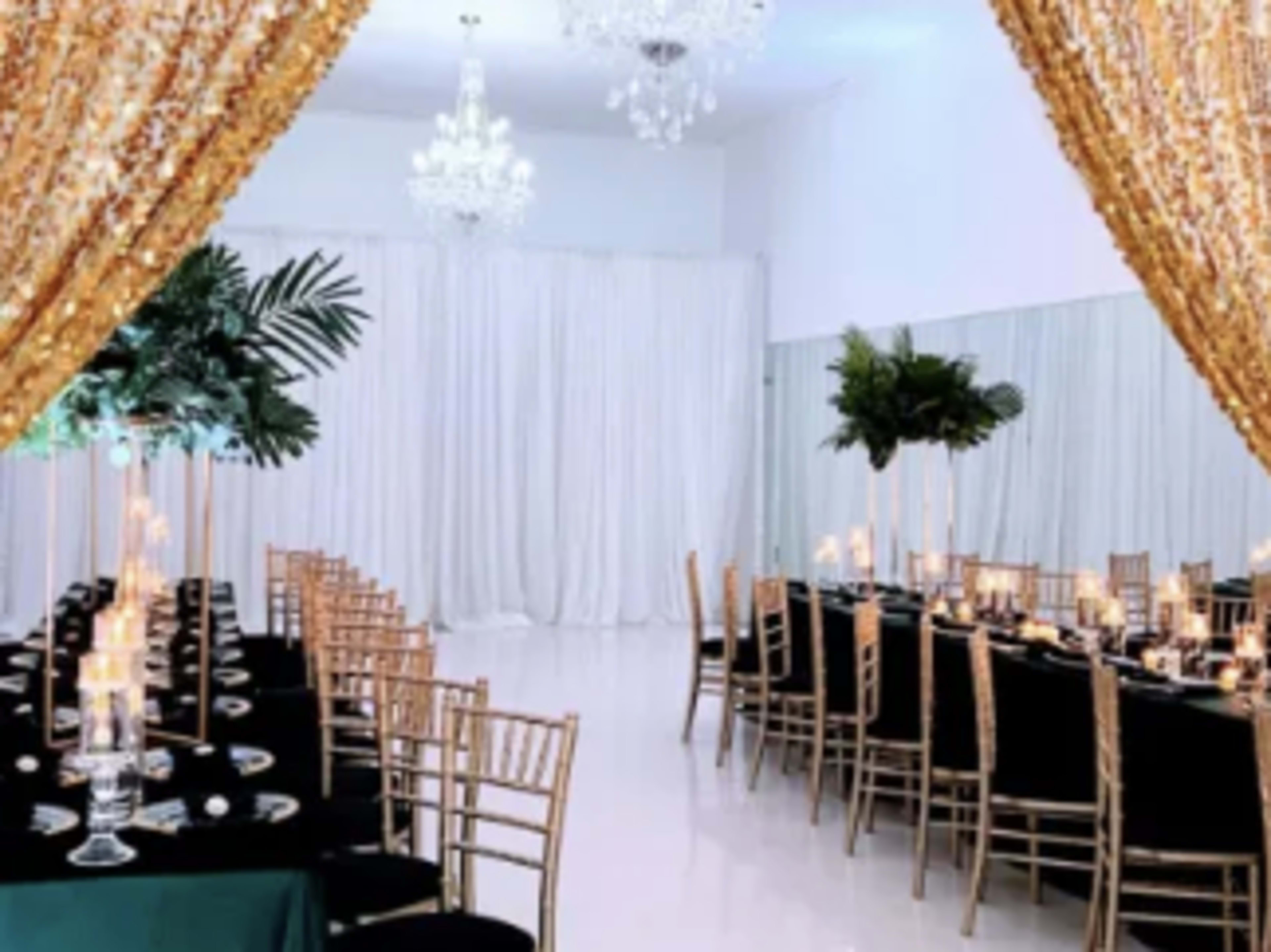 Full Decor for up to 40 guests
