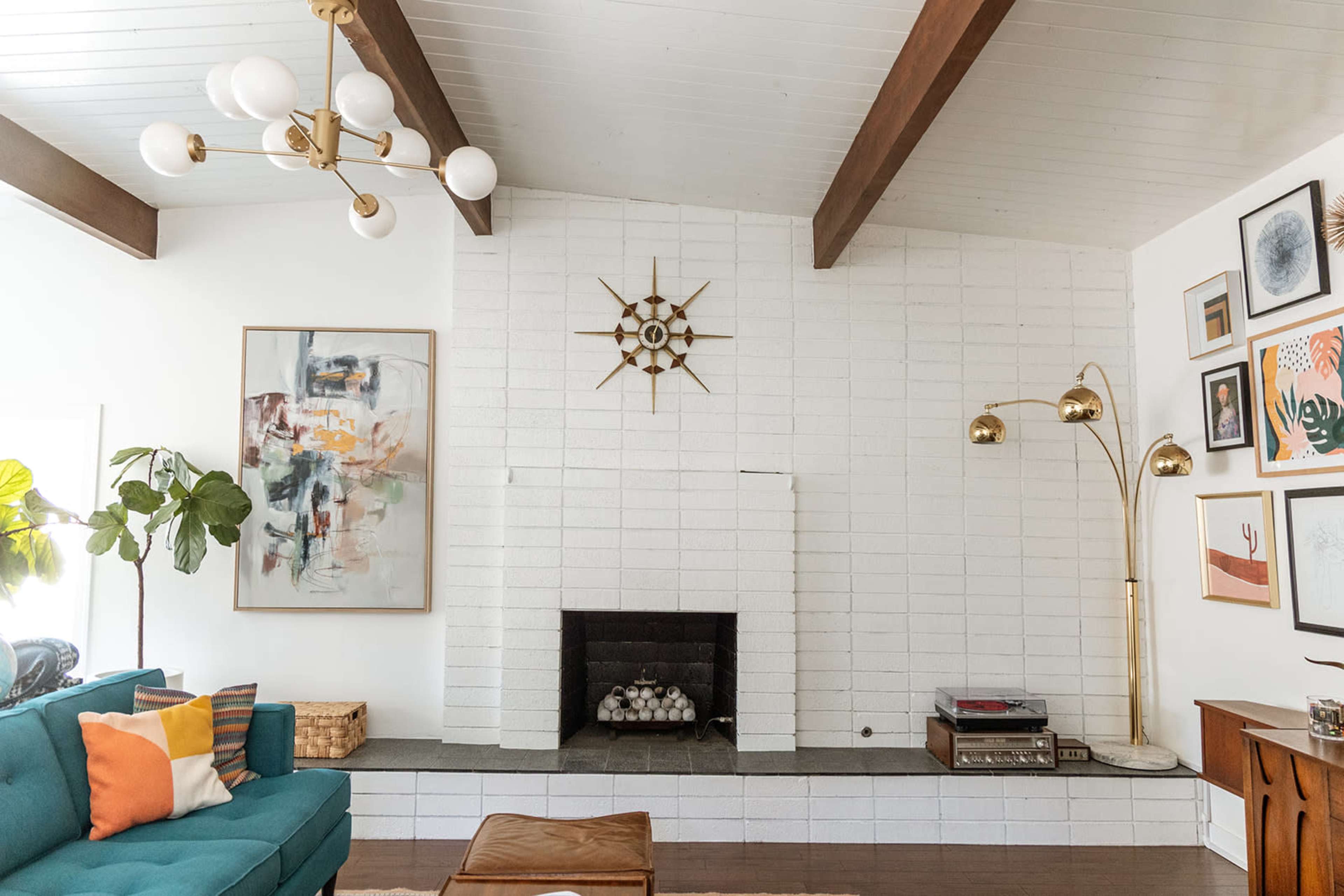 Los Angeles Mid-Century Modern Home with a Palm Springs-style Large Pool Deck Image in Claremont, Claremont, CA