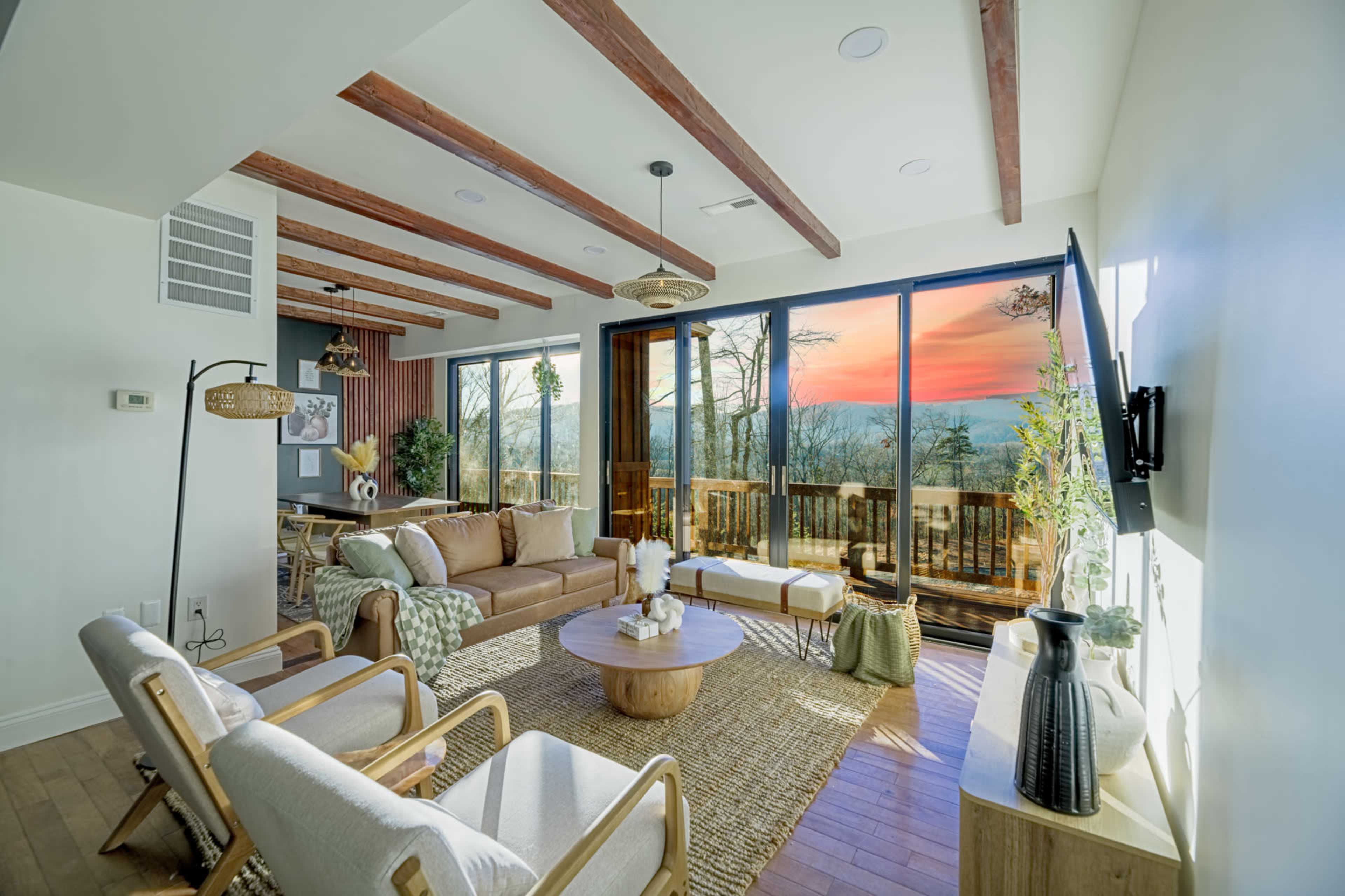 Ridgetop Hideaway – Mountain Estate with Panoramic Views Image in , Madison, VA