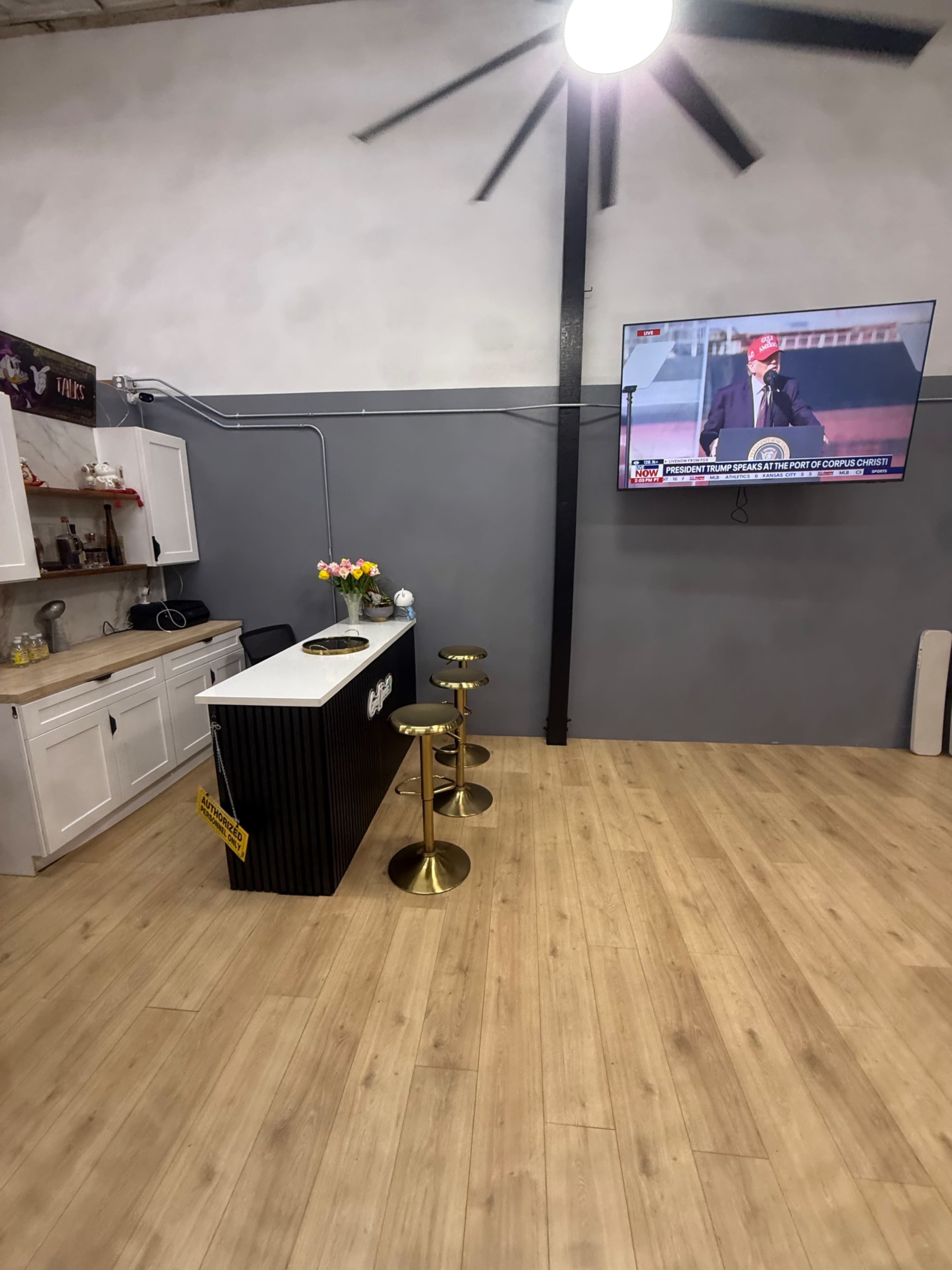 Urban style suite warehouse open scenery Image in Garden Grove, Garden Grove, CA