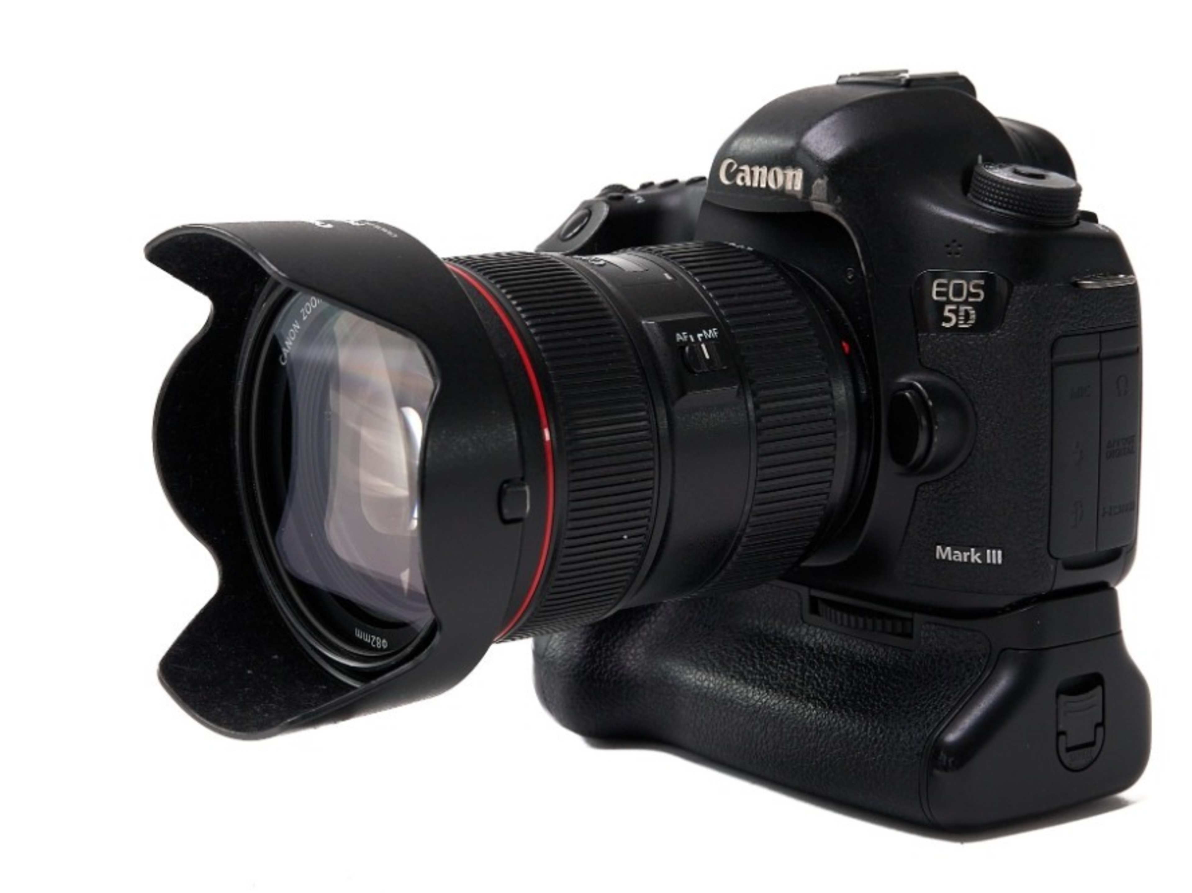 15) Canon 5D MkIII + f2.8 24-70 Lens + Grip