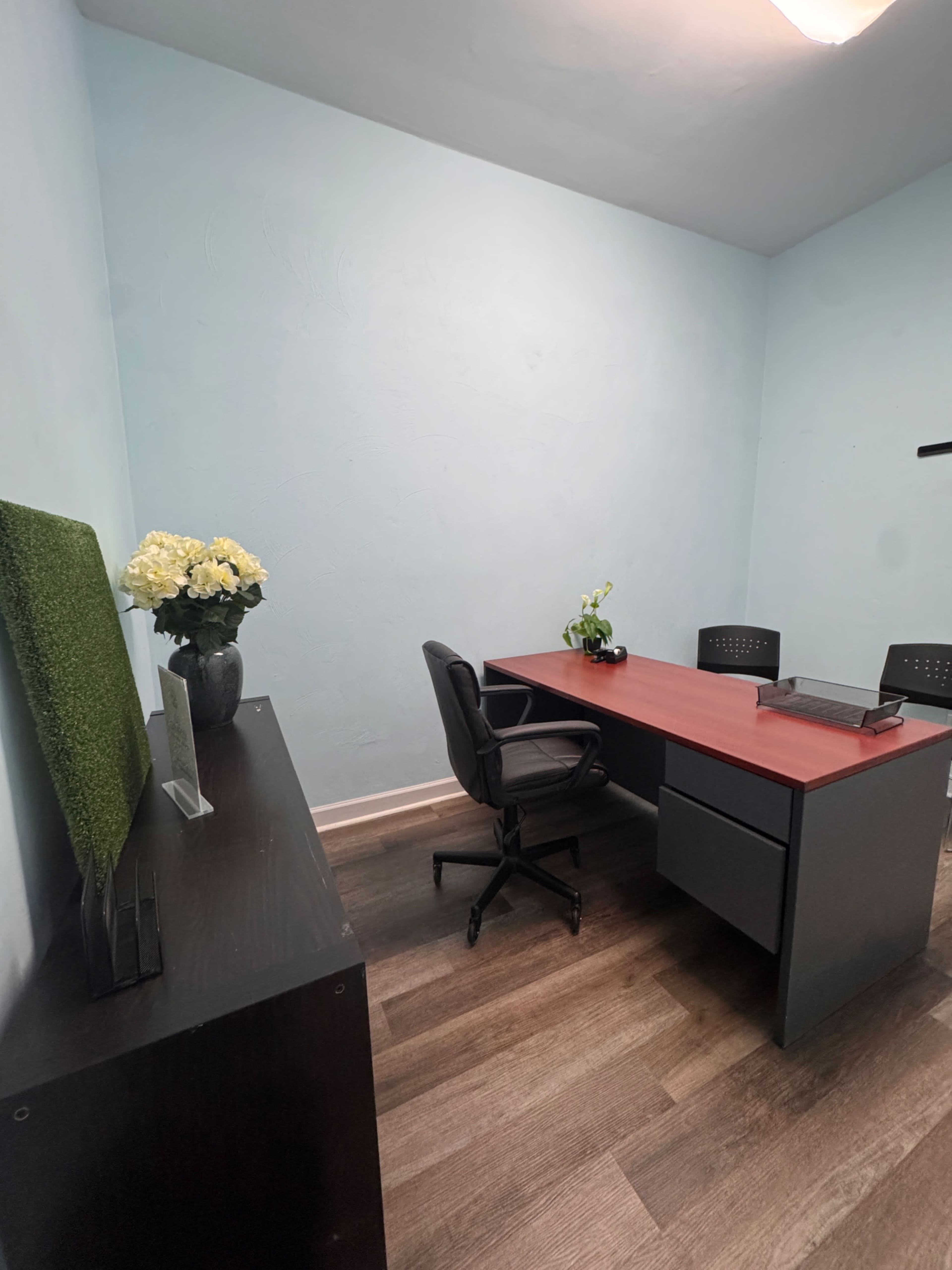 Co-Working Meeting Space Room C Image in Northwest, Virginia, VA