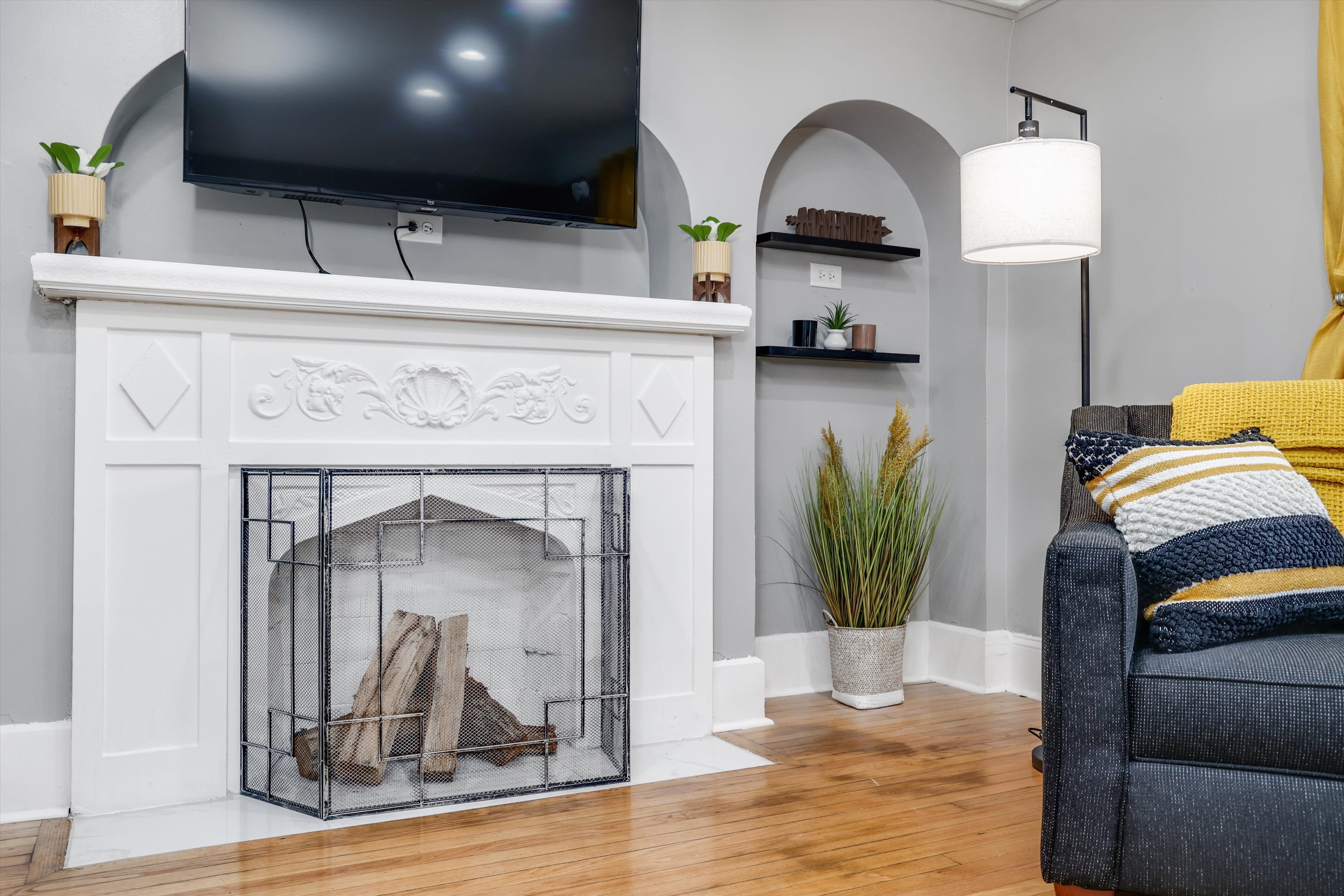 Modern & cozy Image in Morningside, Detroit, MI