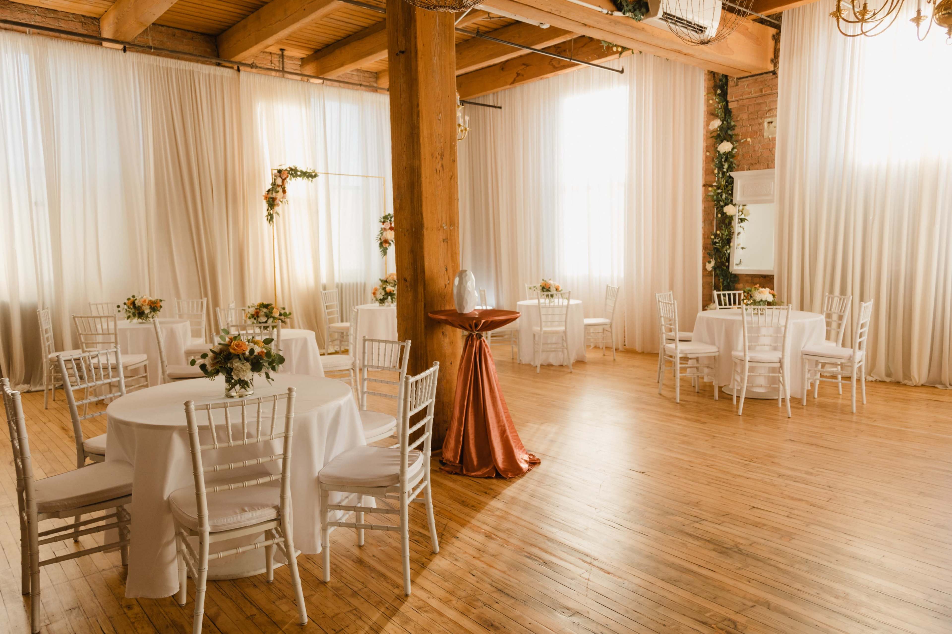 Bridgeport Studio with Lots of Natural Light Image in South Side, Chicago, IL