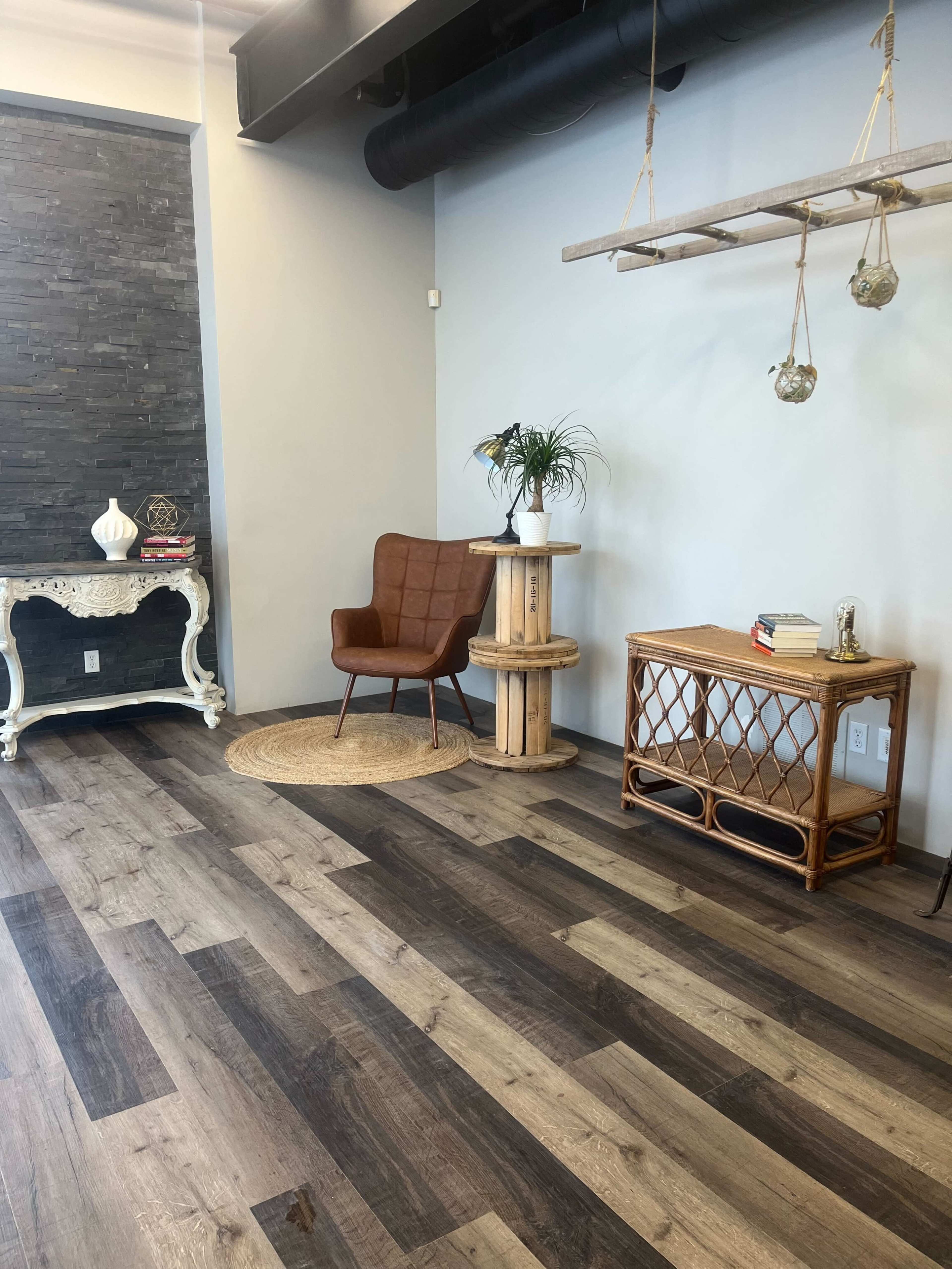 White Walls & Spaces With Character Image in Barrie, Barrie, ON