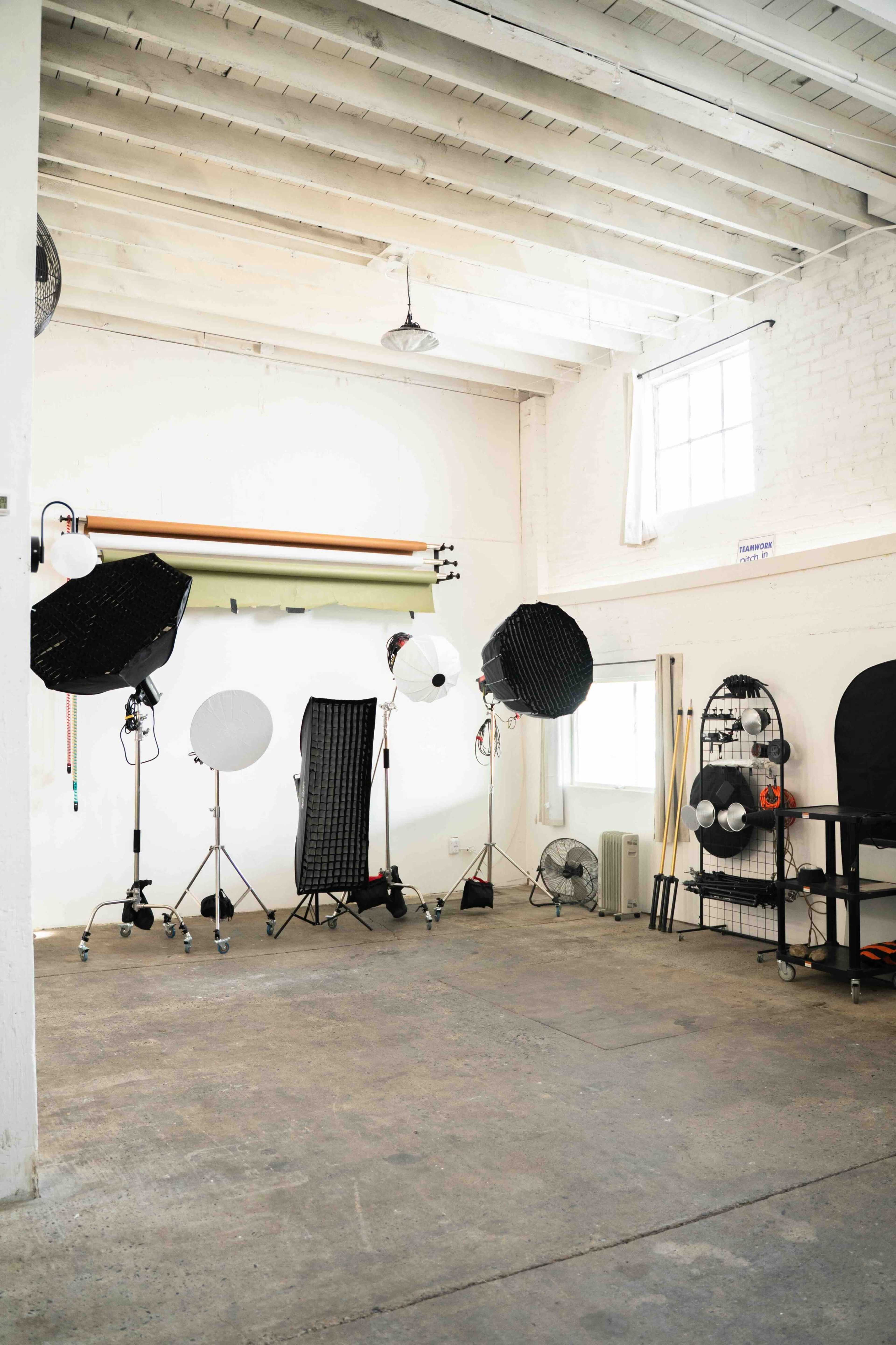 Chic Warehouse Natural Light & Fully Equipped Photo & Creative Studio Image in Sacramento, Sacramento, CA