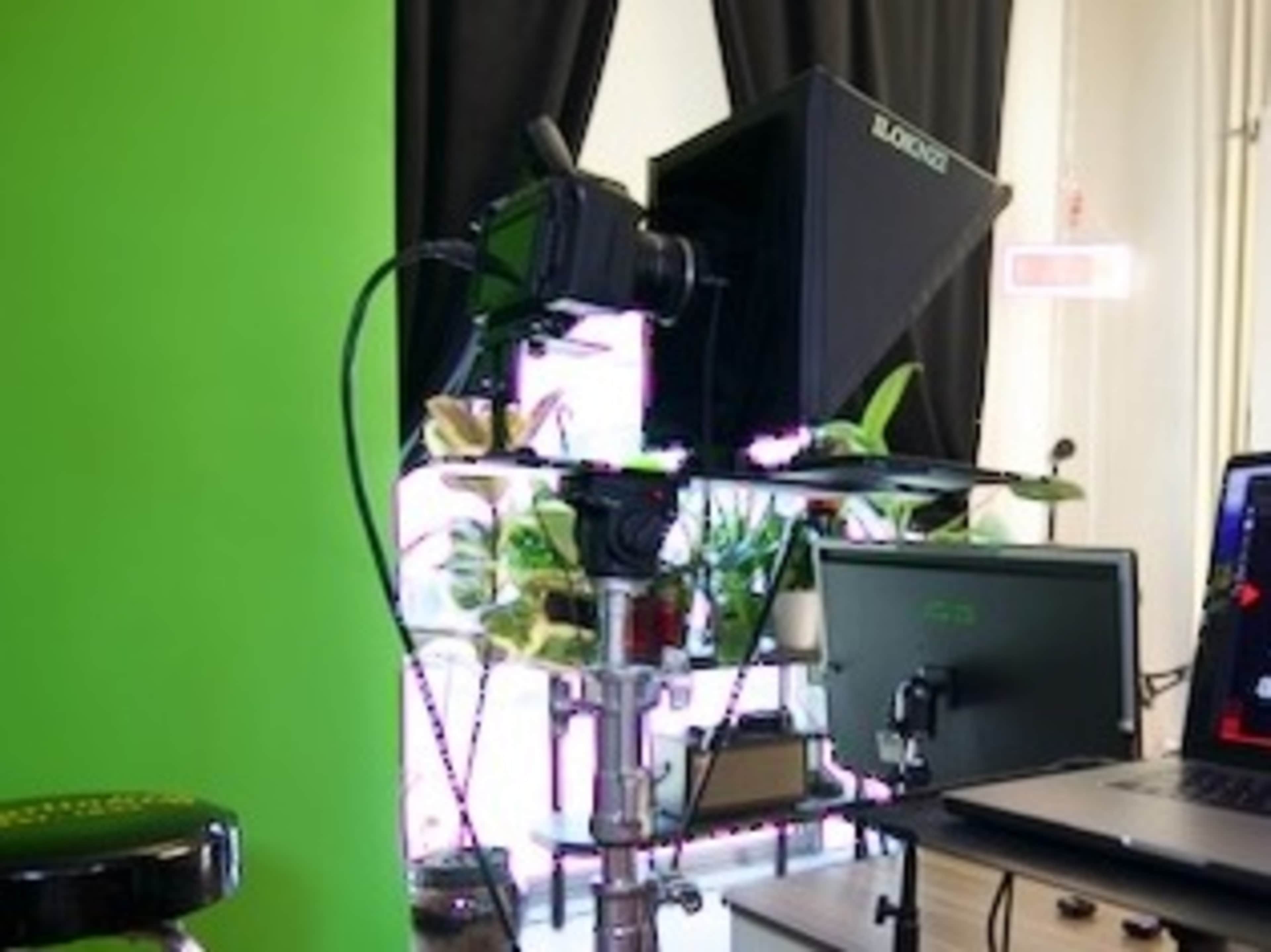 Teleprompter + Operator