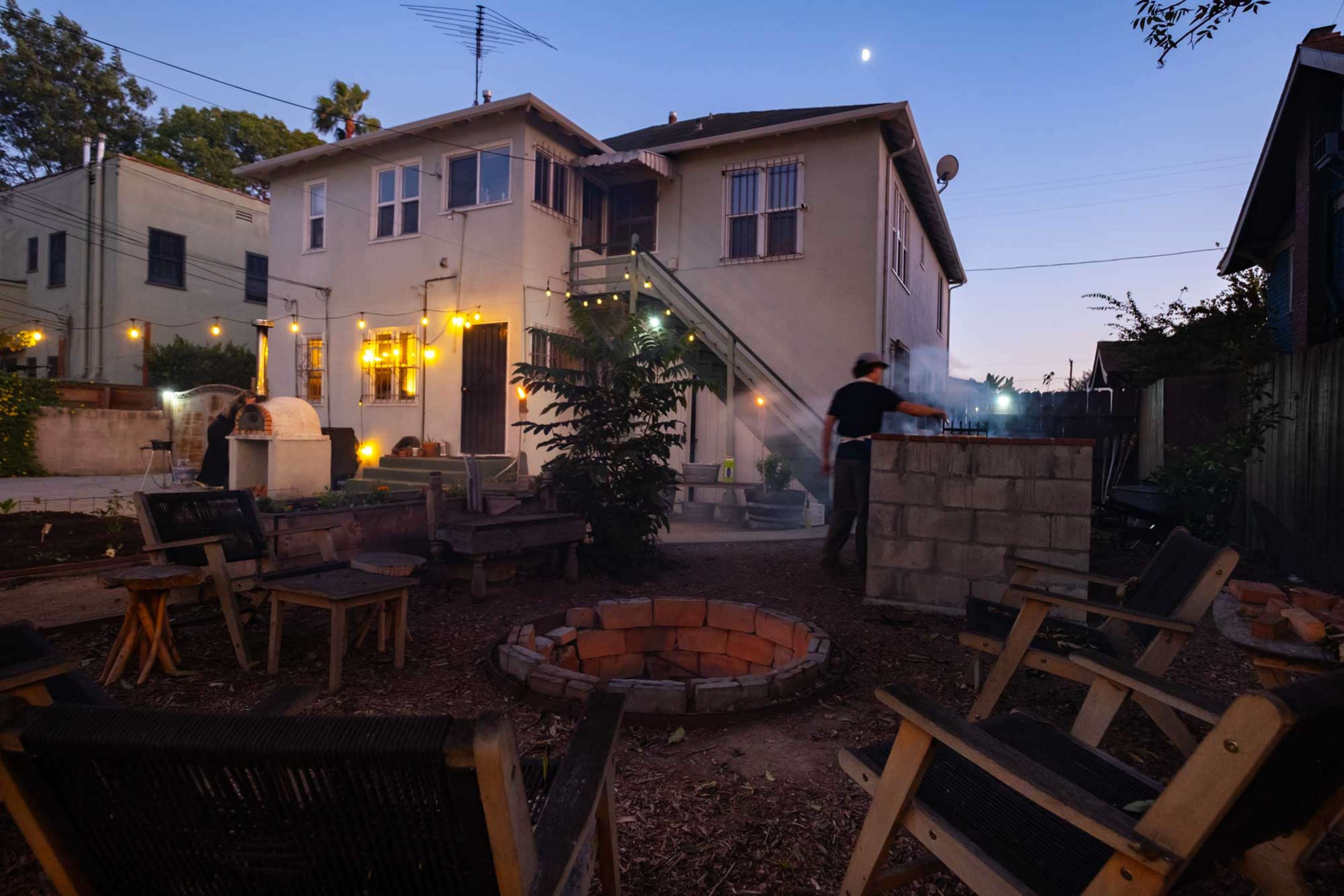 Central Los Angeles Garden Image in Arlington Heights, LOS ANGELES, CA