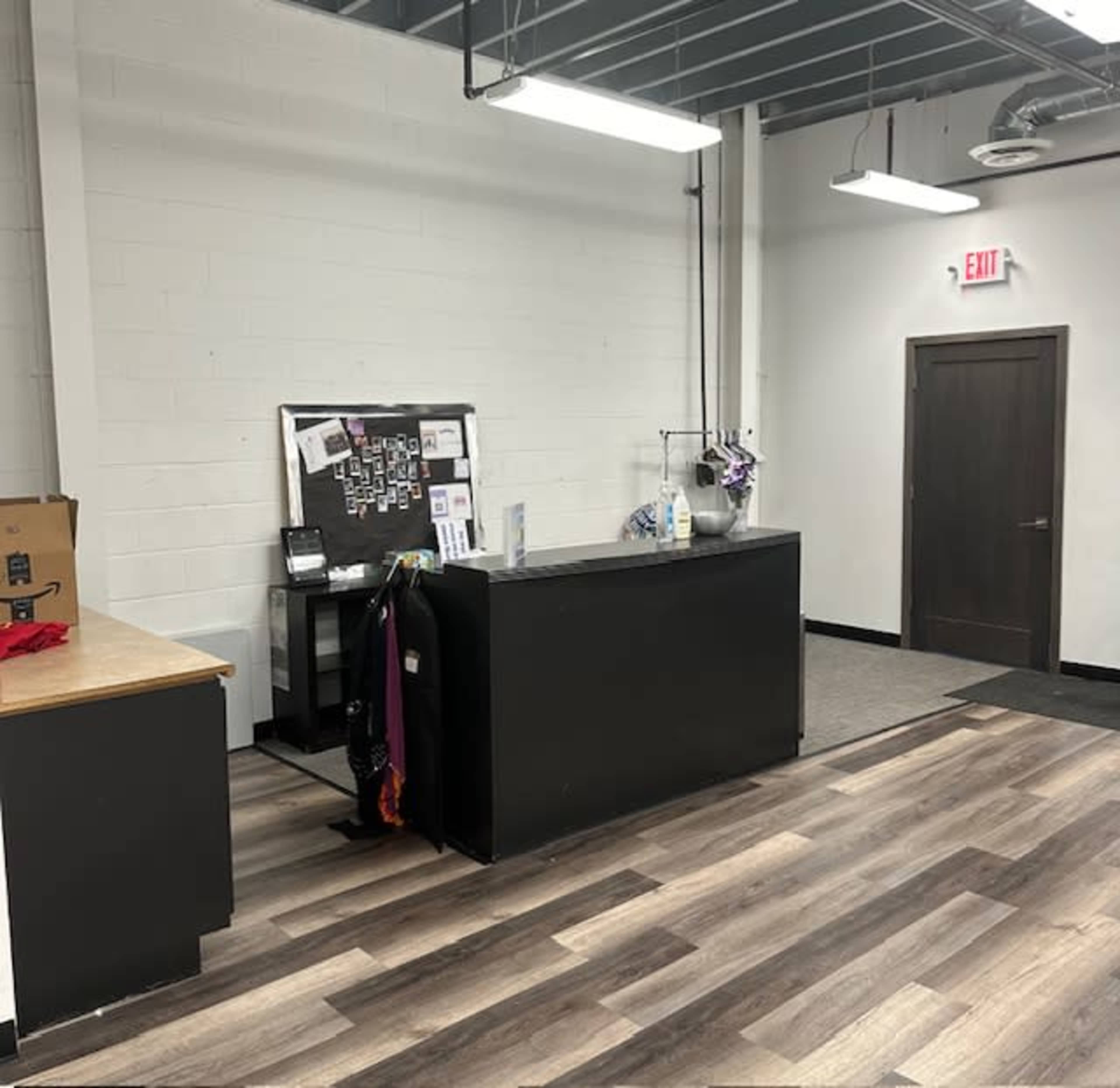 2100 sq ft former dance studio, great for  wardrobe fittings, pre-pro meetings, dance practice Image in Seward, minnepolis, MN