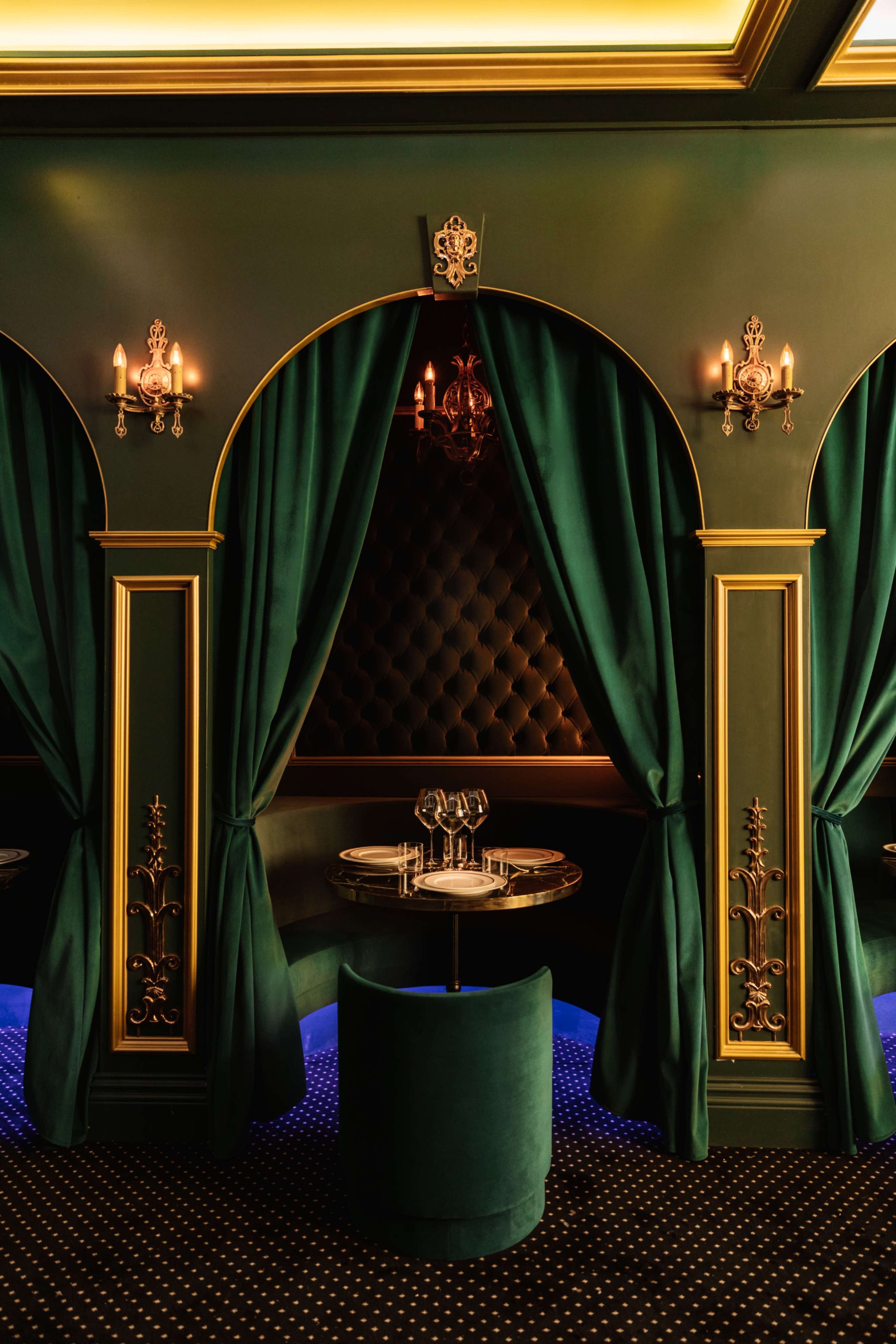 Parisian Luxury Restaurant And Bar In The Heart of Sunset Boulevard Image in Central LA, Los Angeles, CA