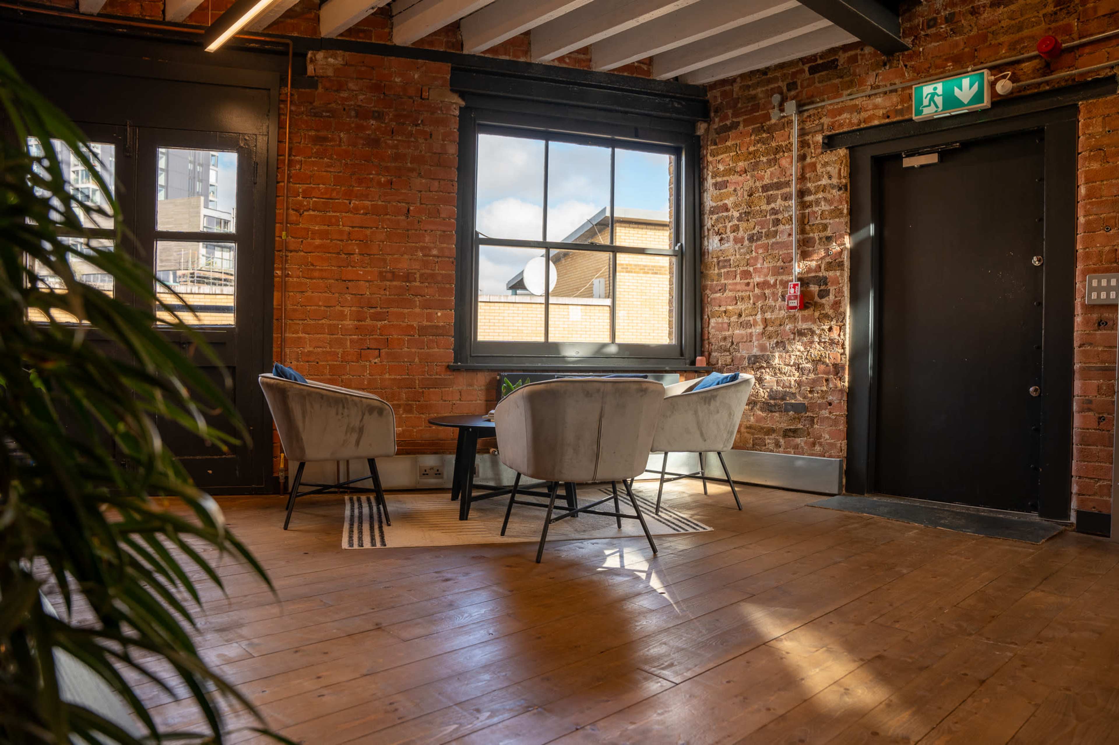 Versatile, quiet and bright open-plan Office, meeting room and studio space in the heart of Shoreditch Image in Hoxton, London, ENG